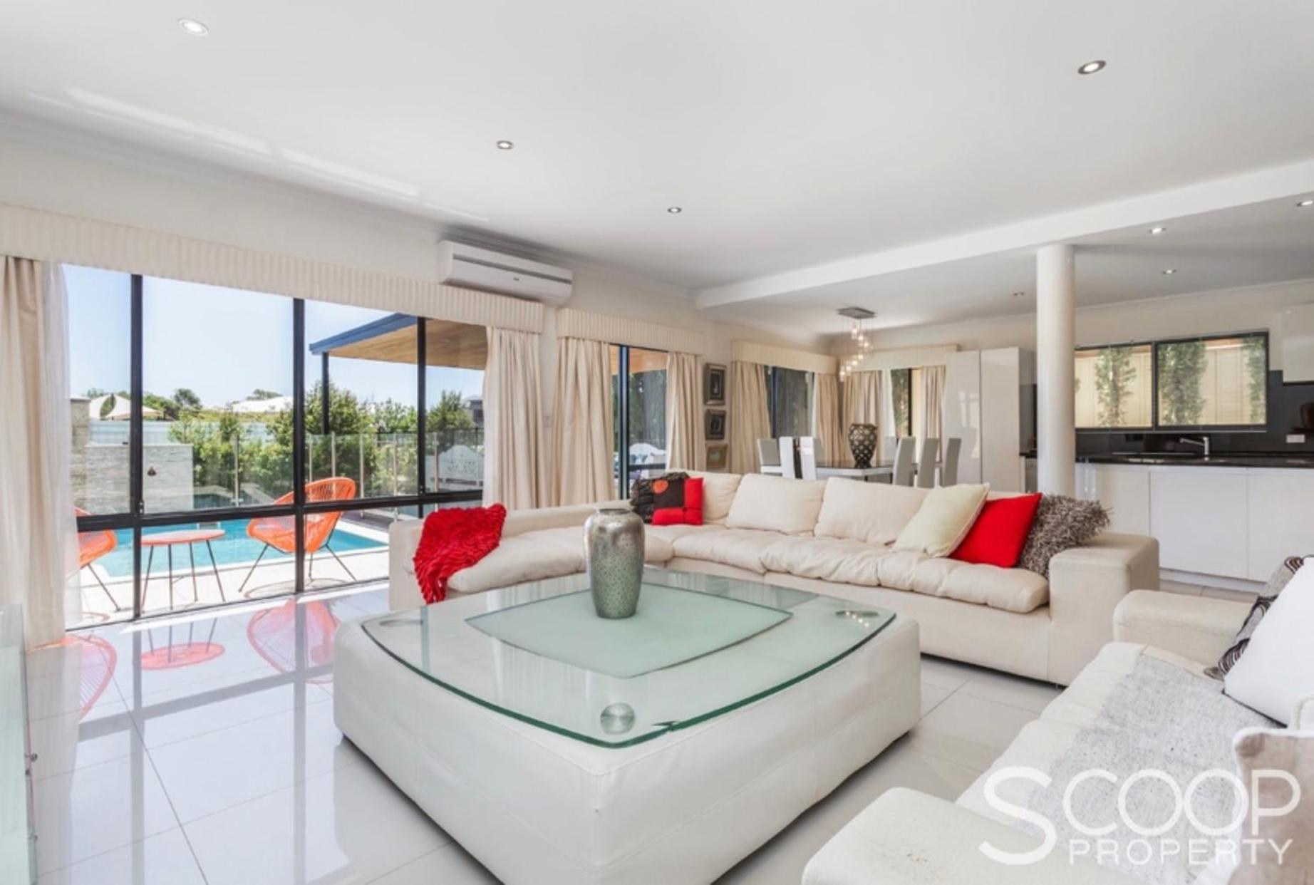 Luxury Villa W Pool & Spa 5 BEDROOMS
