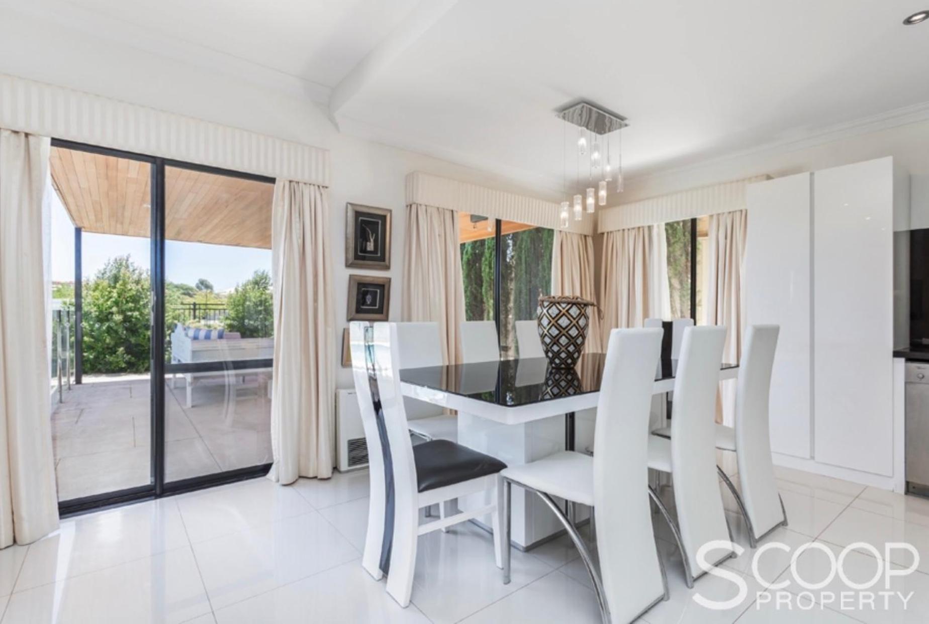 Luxury Villa W Pool & Spa 5 BEDROOMS