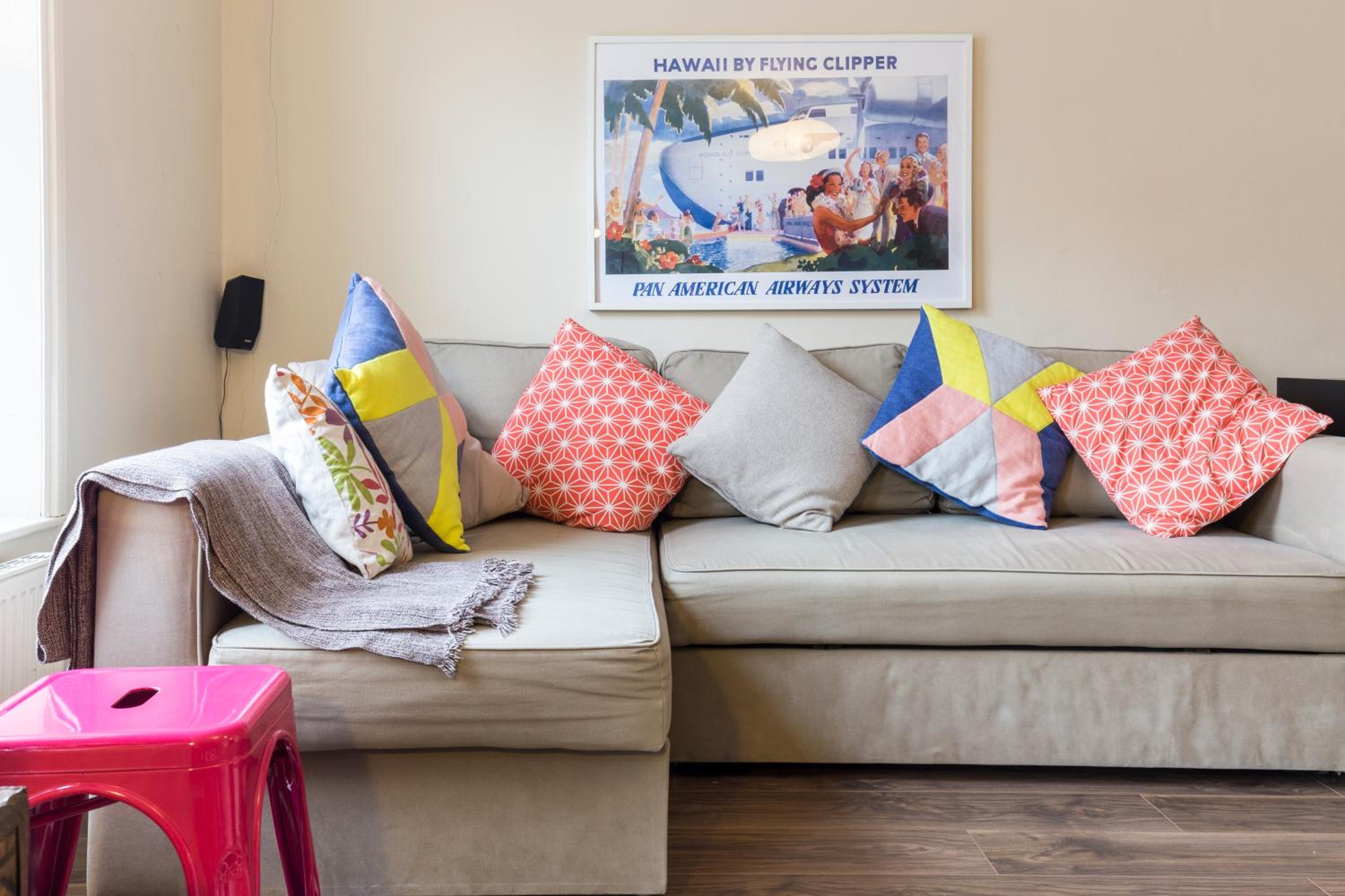 Modernised Apartments 1 and 2 Bedrooms Option Terrace and Balcony High Street
