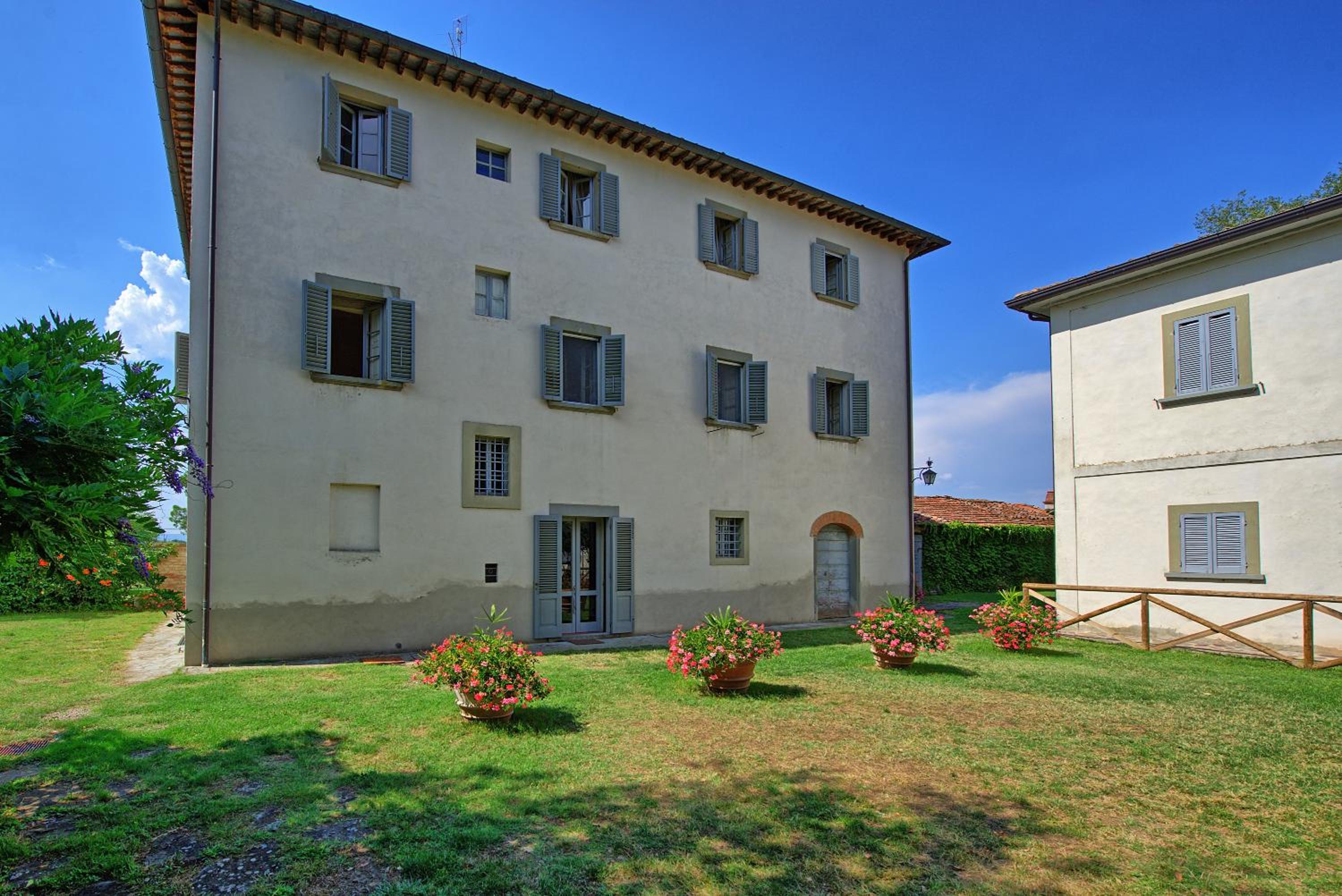 Photo 8