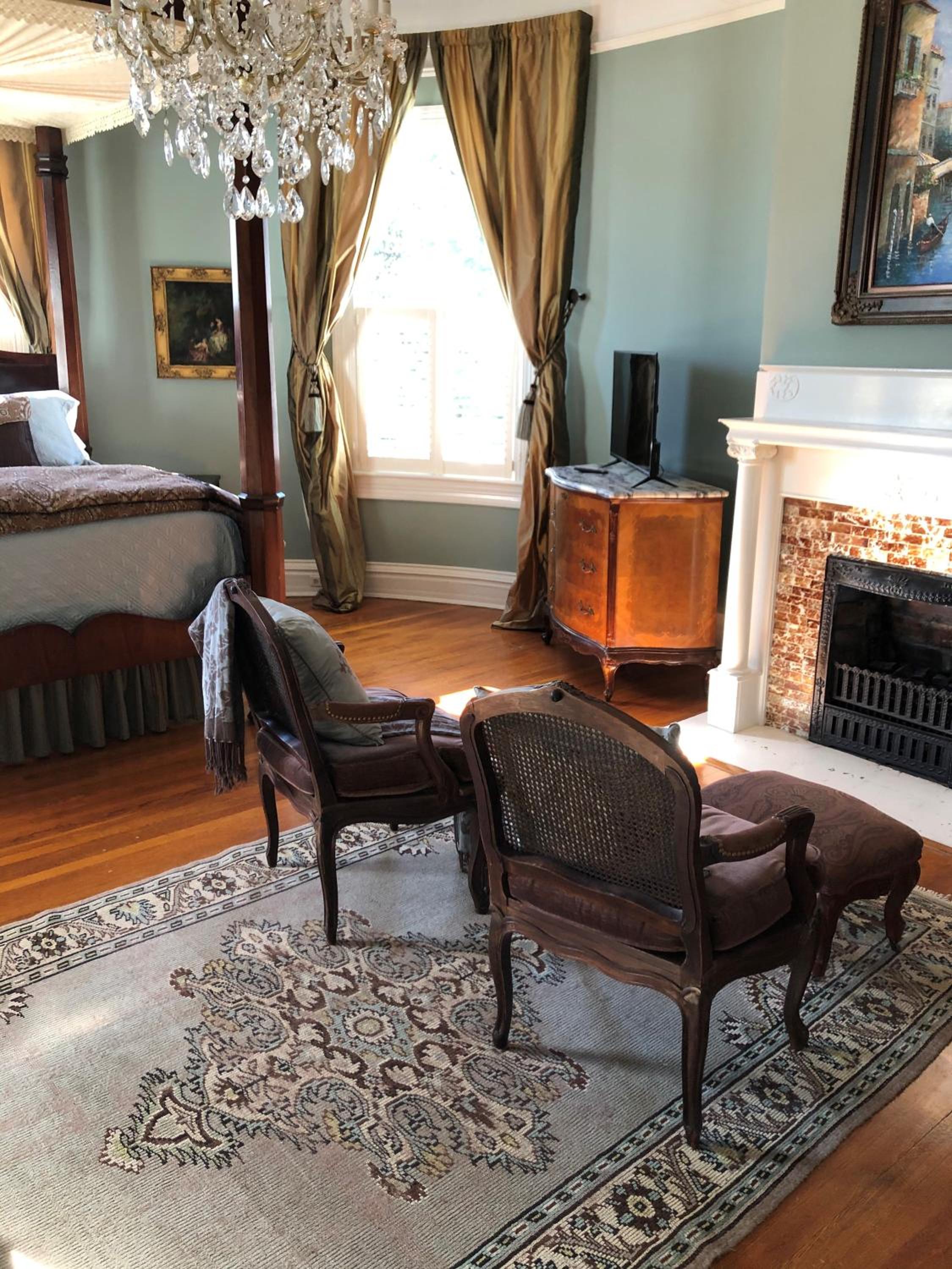 The Twelve Oaks Bed & Breakfast