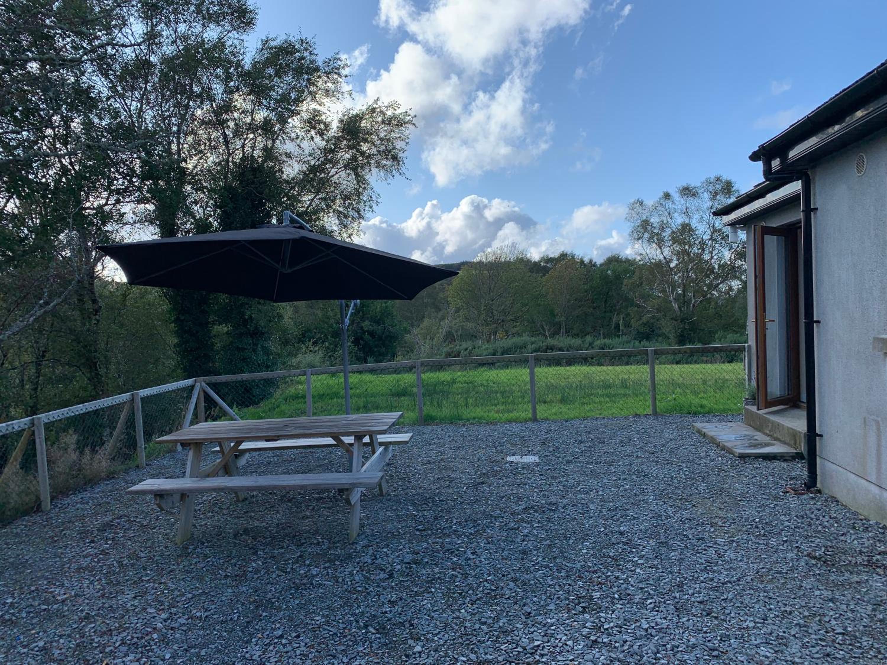 Secluded hilltop hideaway! view 5