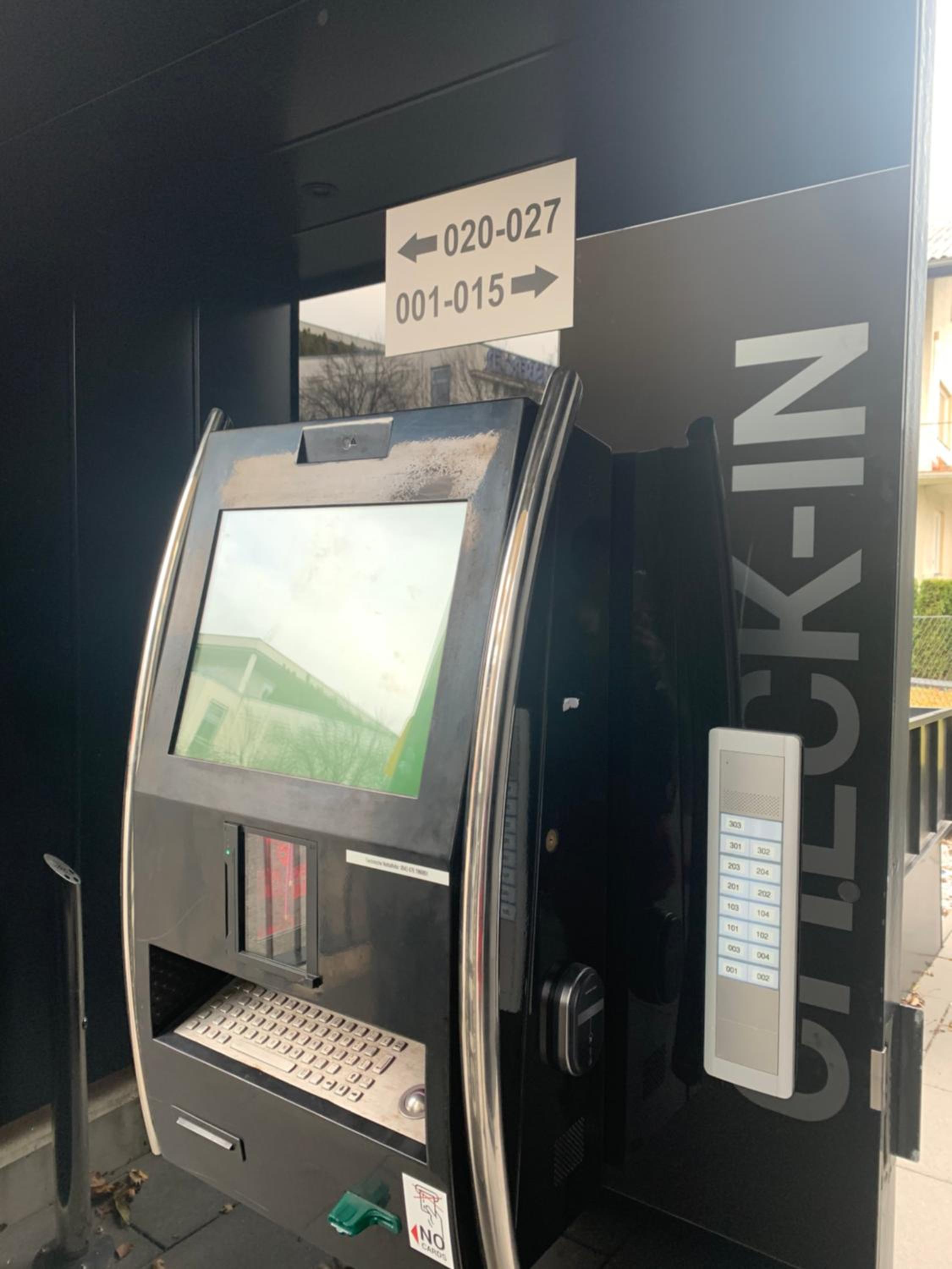 Blackhome Innsbruck City East I contactless check-in - Image 5