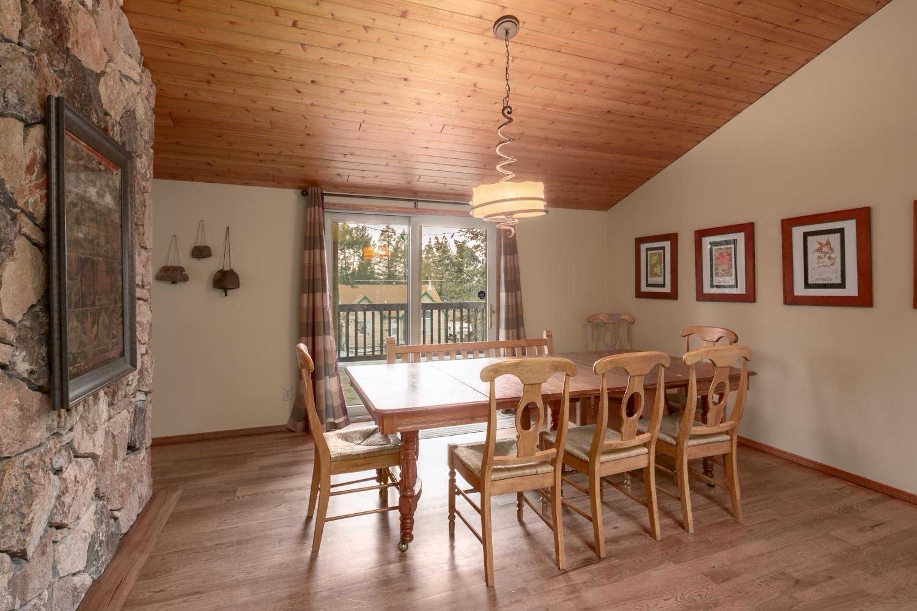 Falcon Cabin - Image 5