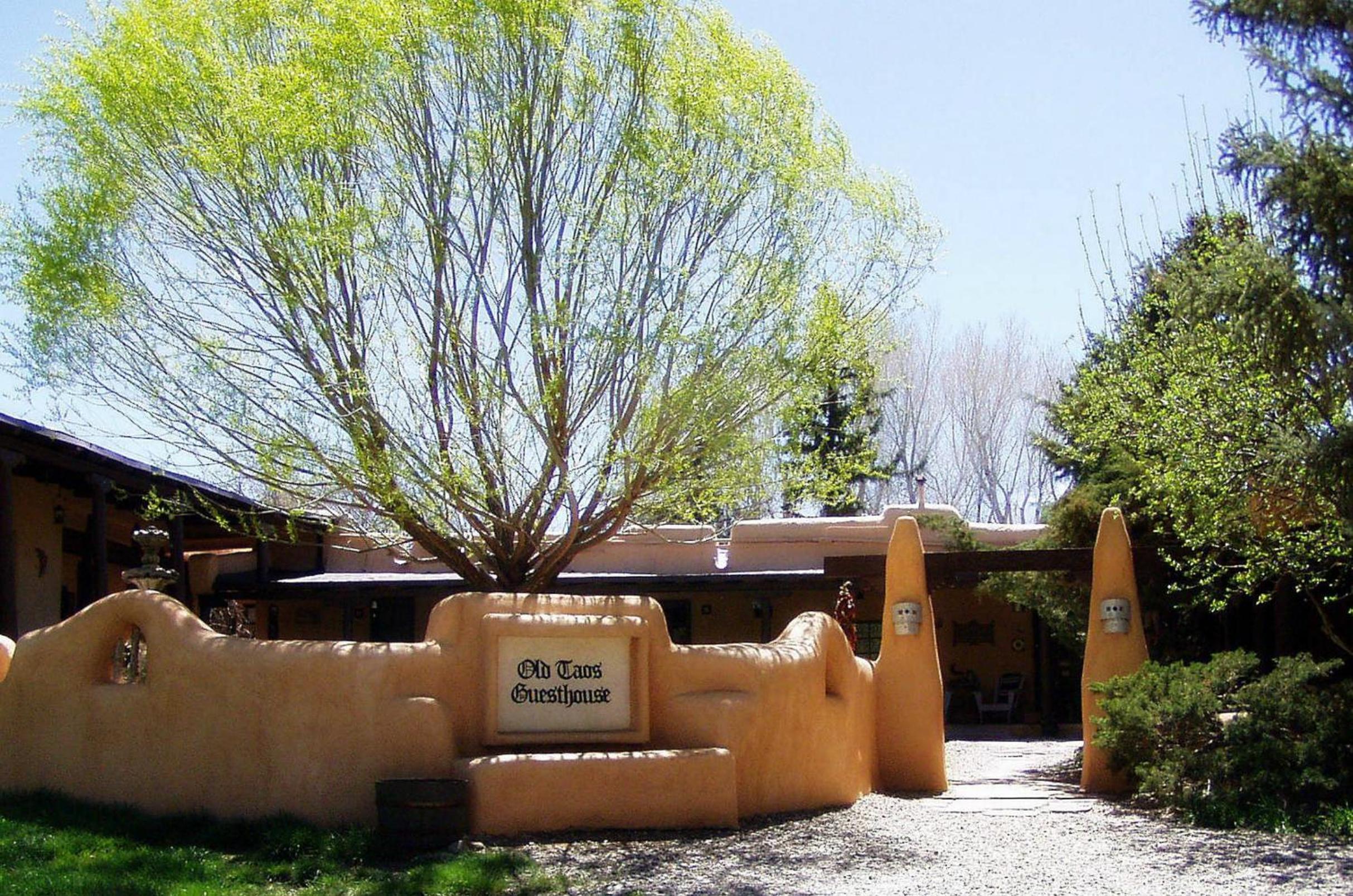 Hotel Old Taos Guesthouse B&B