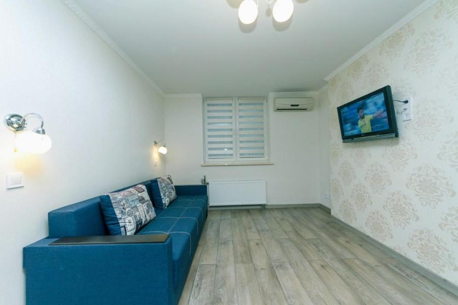 Two-bedroom Apartment in Kharkivske Pozniaky District