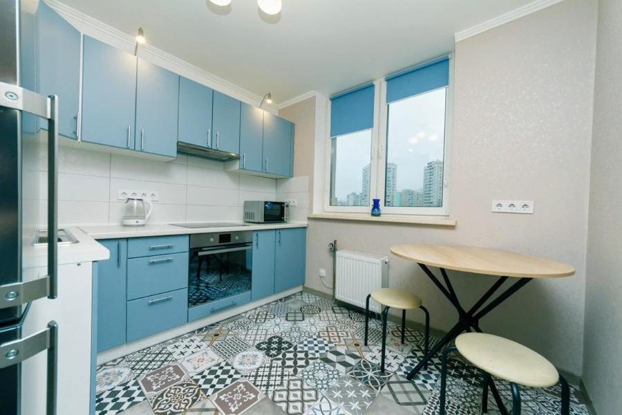 Two-bedroom Apartment in Kharkivske Pozniaky District