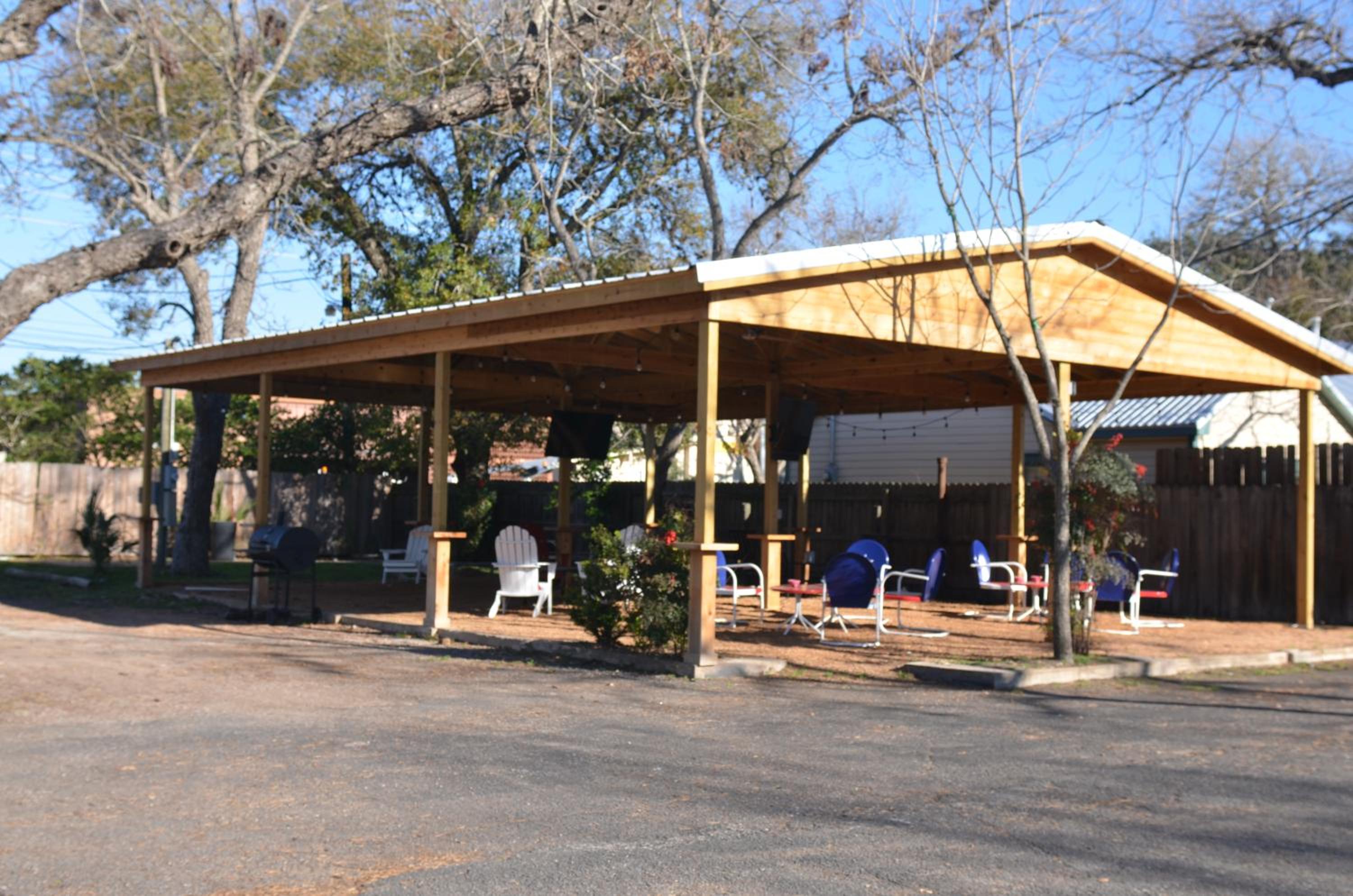 The Oak Motel