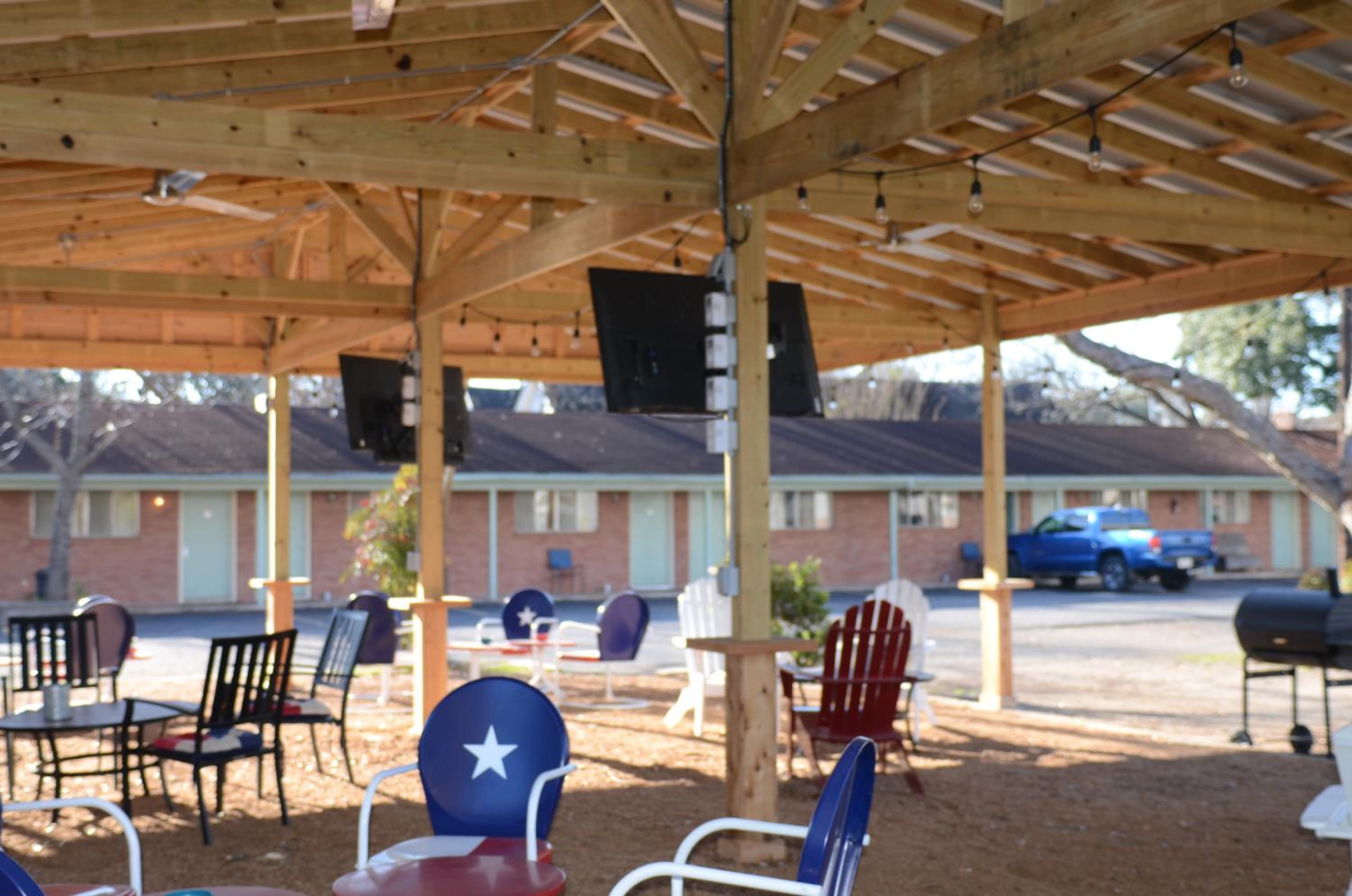 The Oak Motel