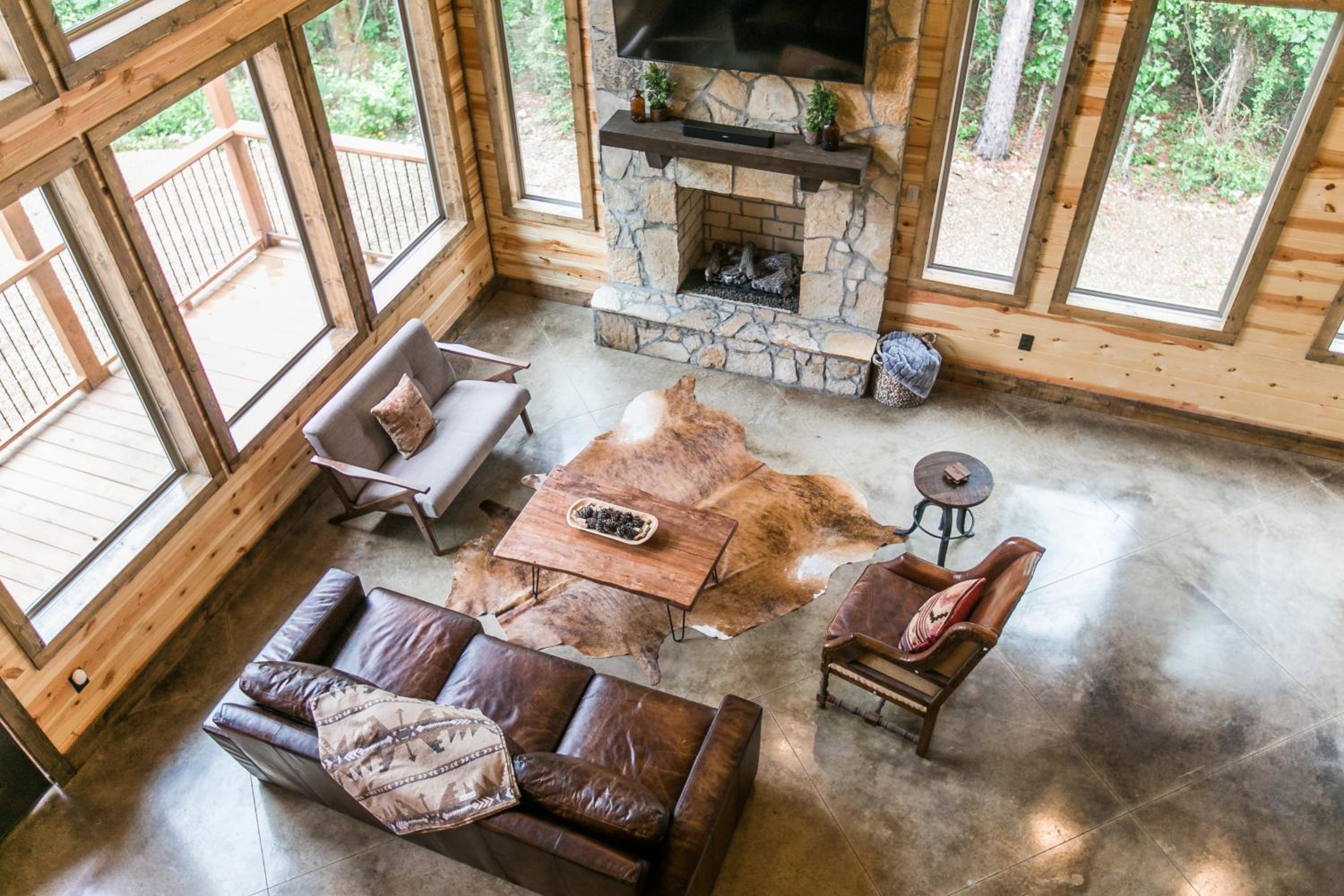 Pinot in the Pines Cabin view 4