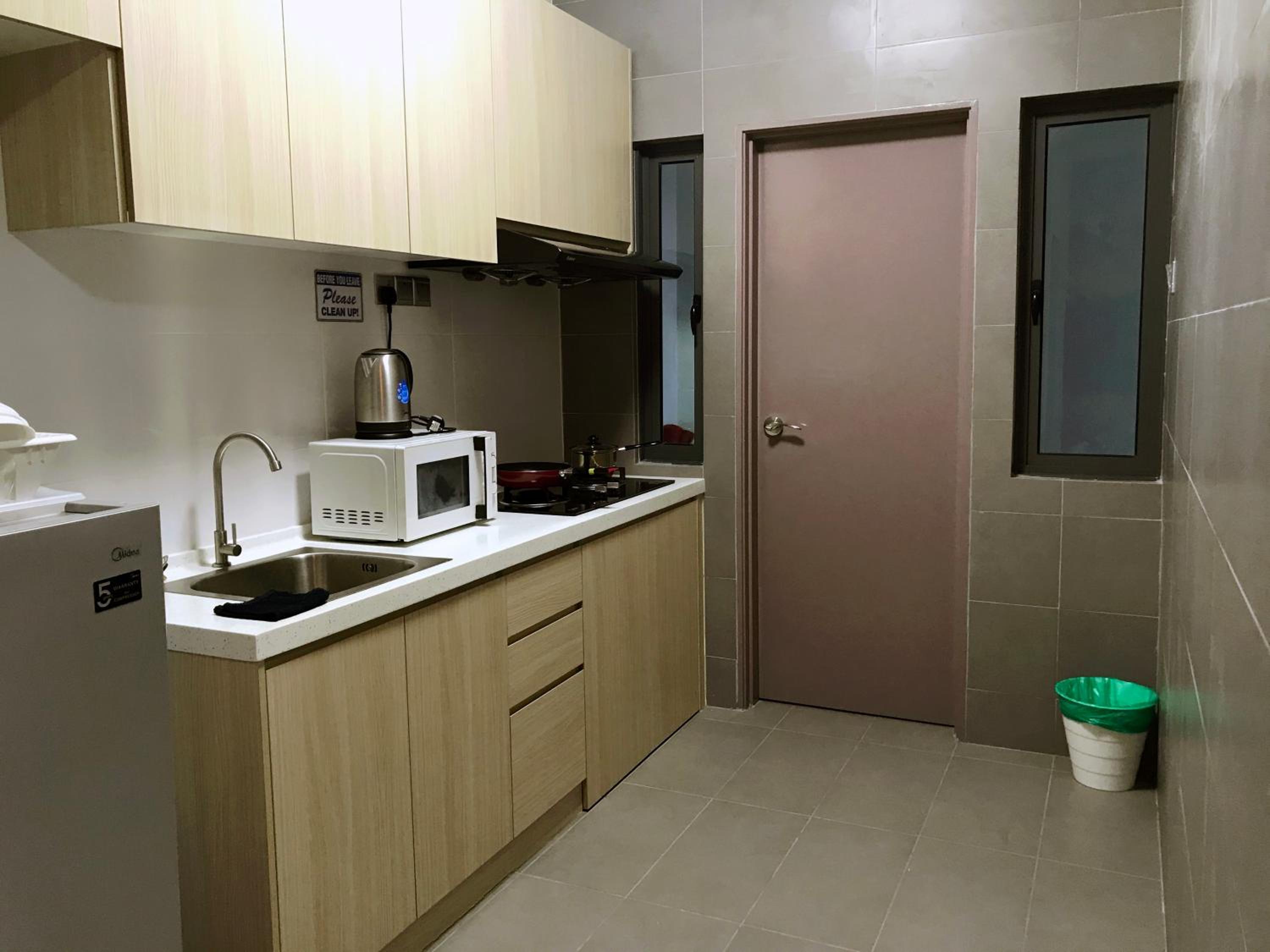 Amerin Mall & Suites