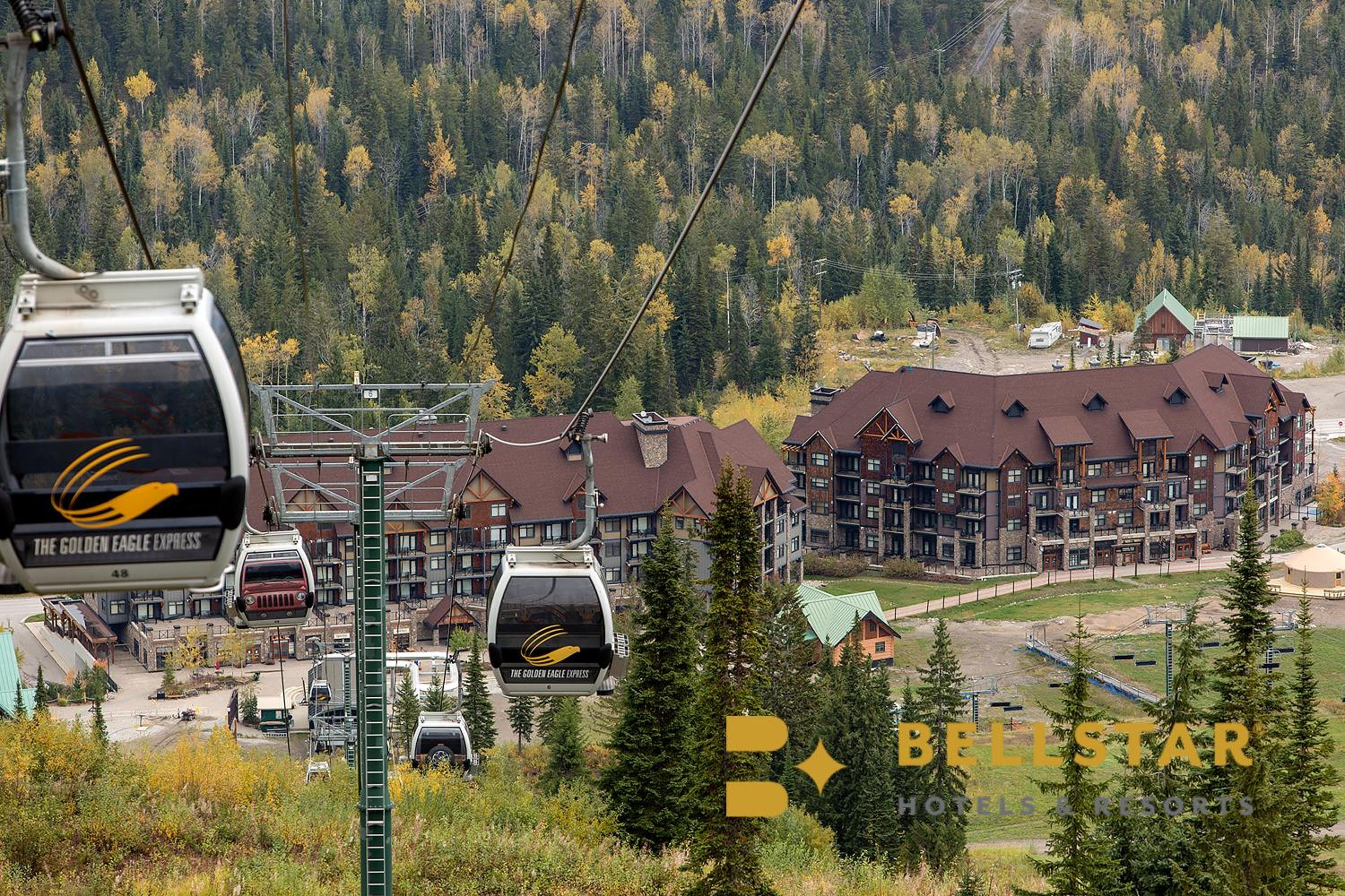 Golden Vacations - Glacier Mountaineer Lodge - Property Image 11