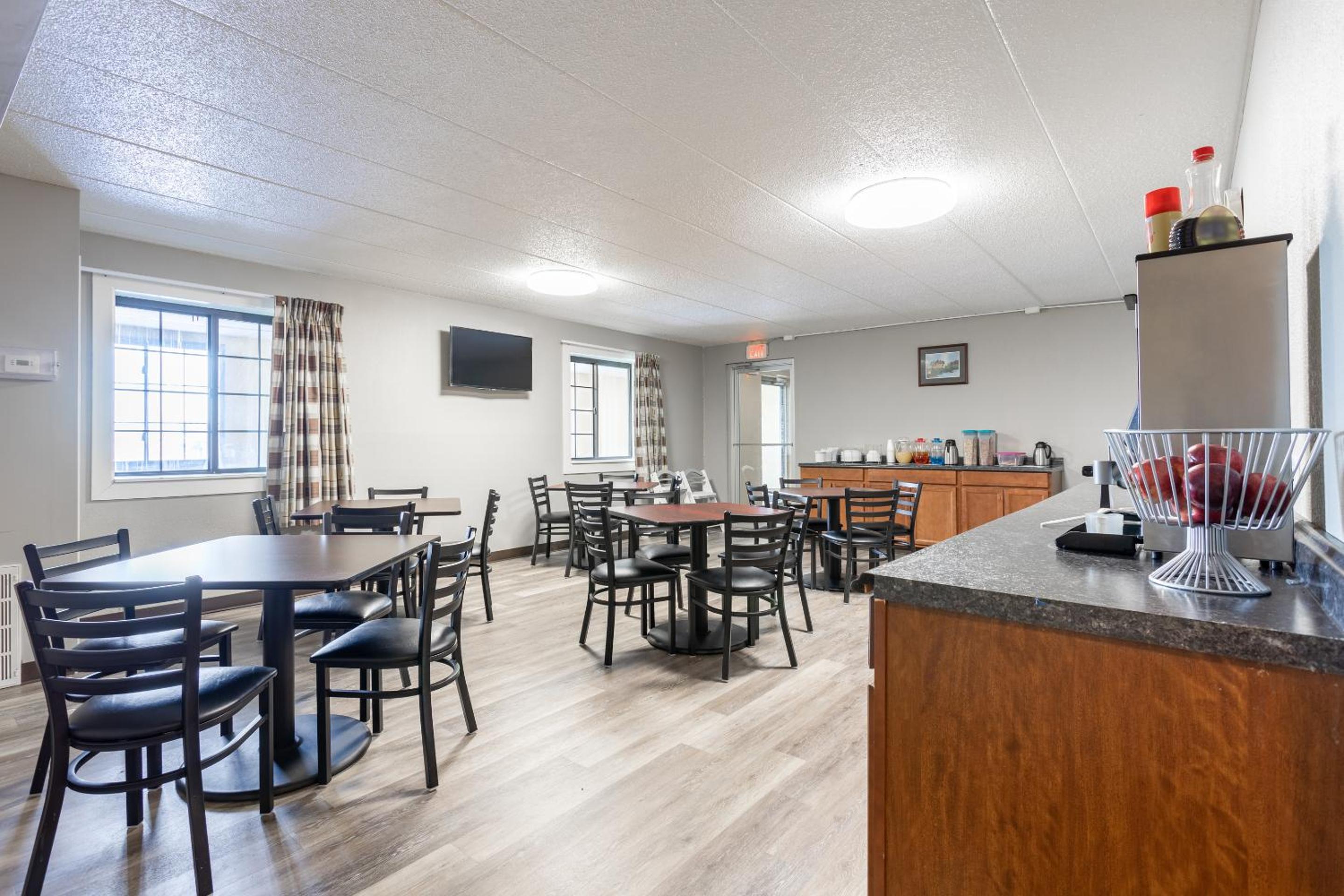 FairBridge Inn Express Monroe City - Property Image 8