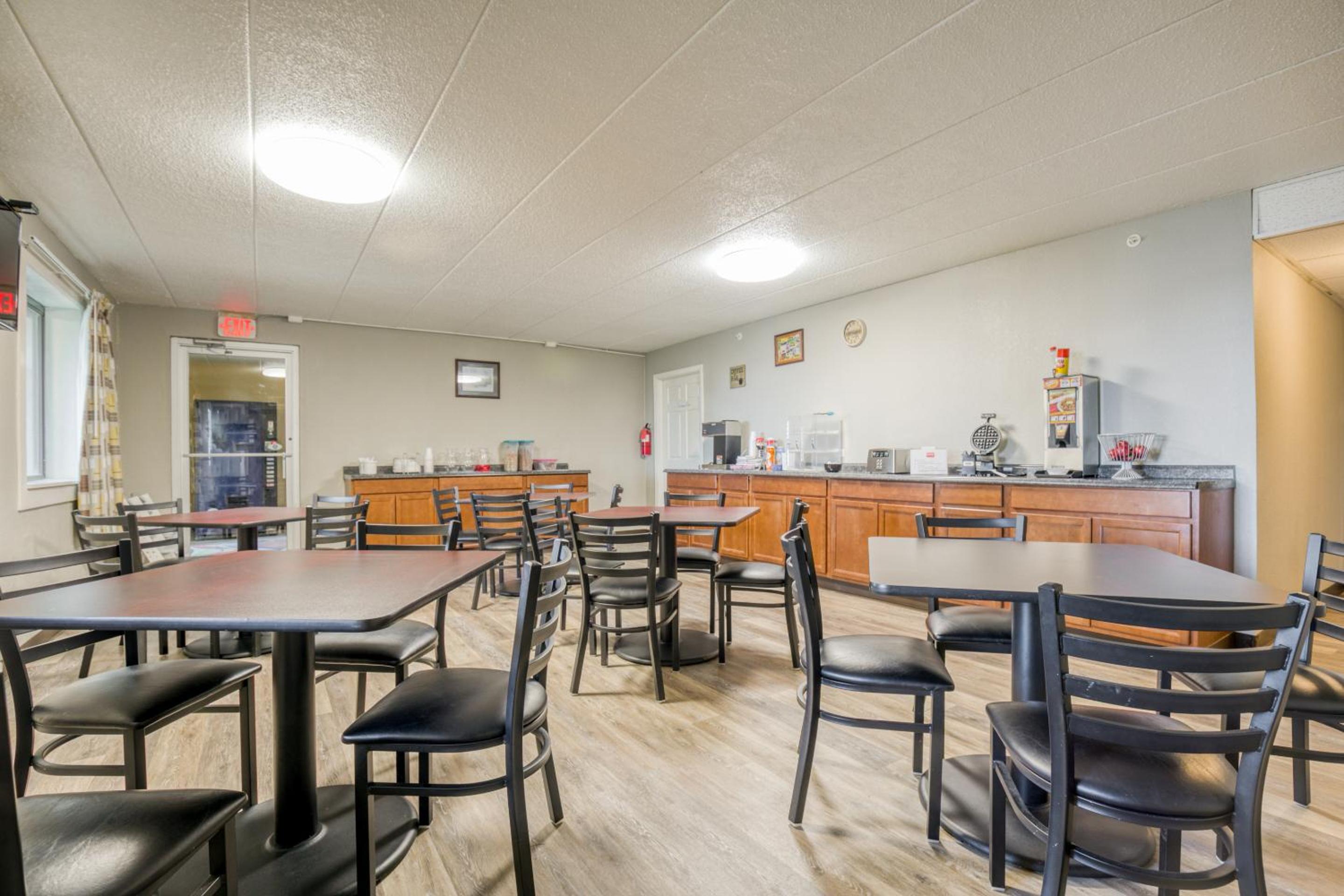 FairBridge Inn Express Monroe City - Property Image 6