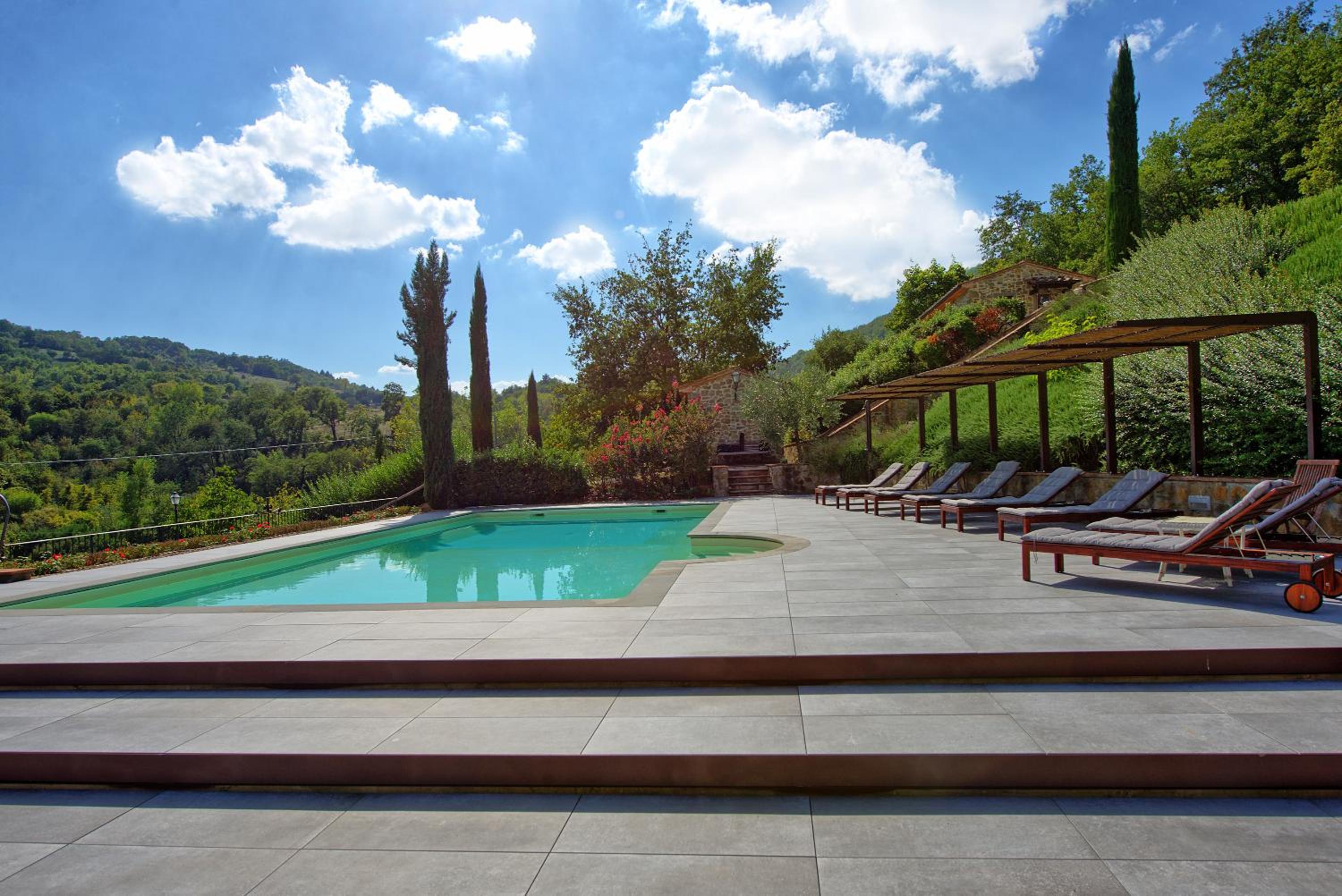 Villa Casentino by PosarelliVillas