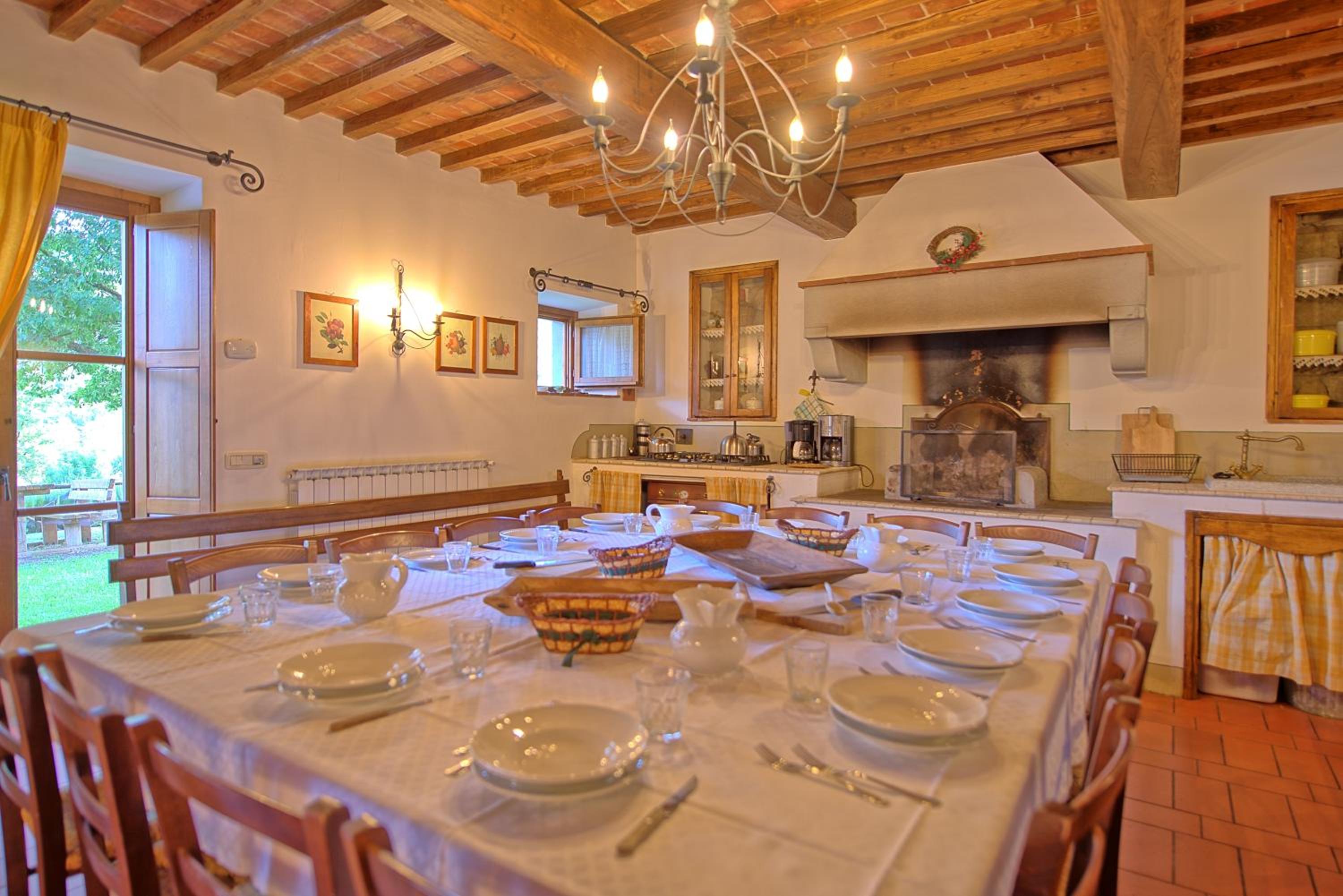 Villa Casentino by PosarelliVillas