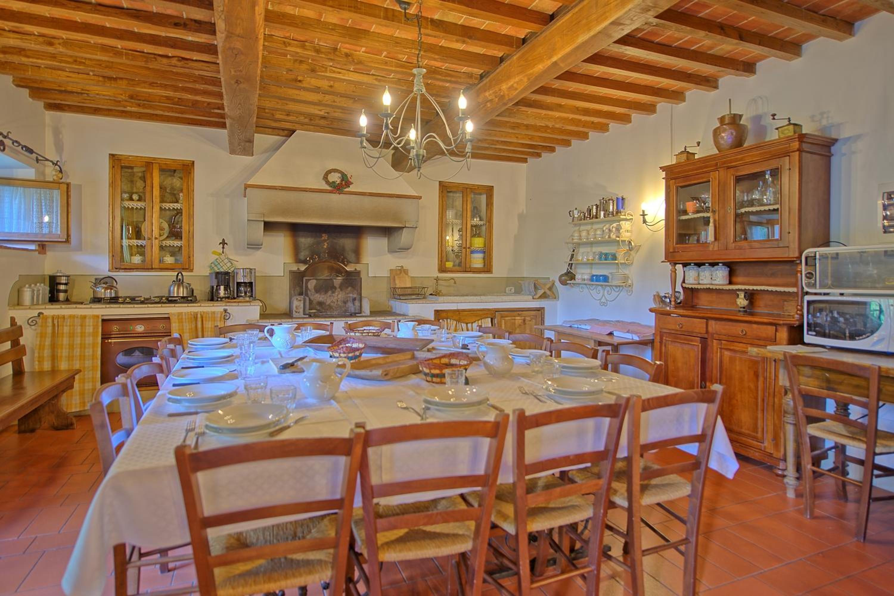 Villa Casentino by PosarelliVillas