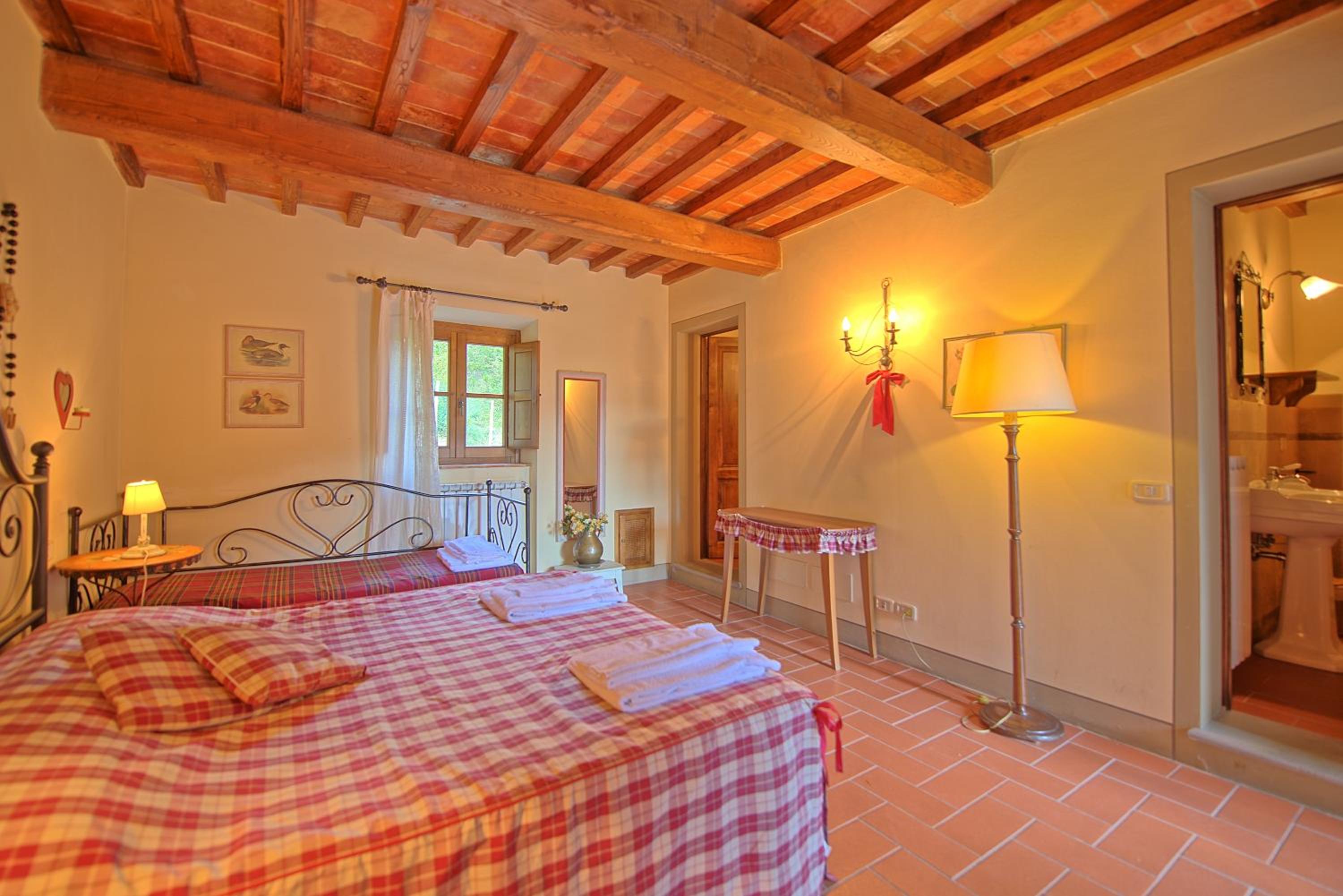 Villa Casentino by PosarelliVillas