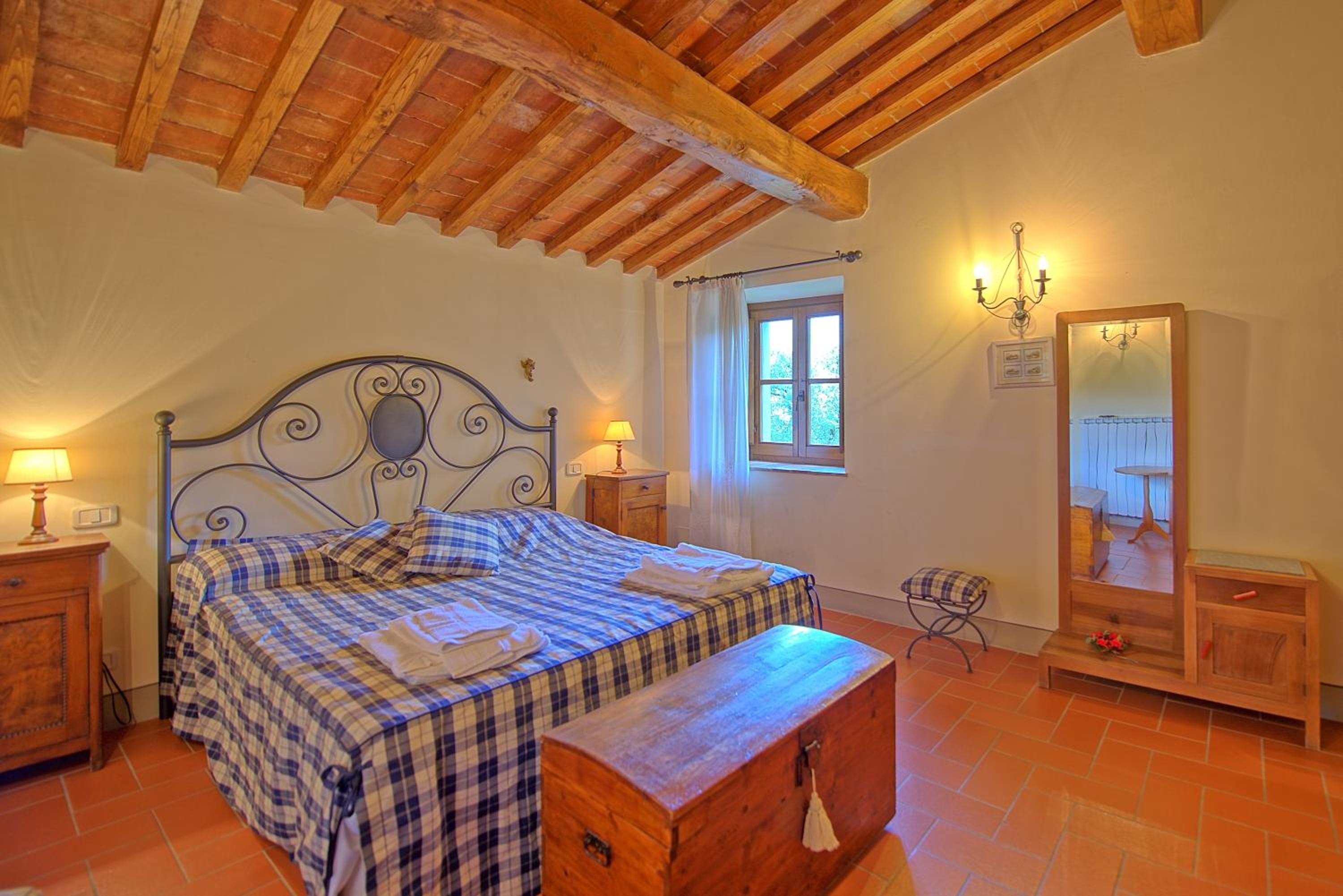 Villa Casentino by PosarelliVillas