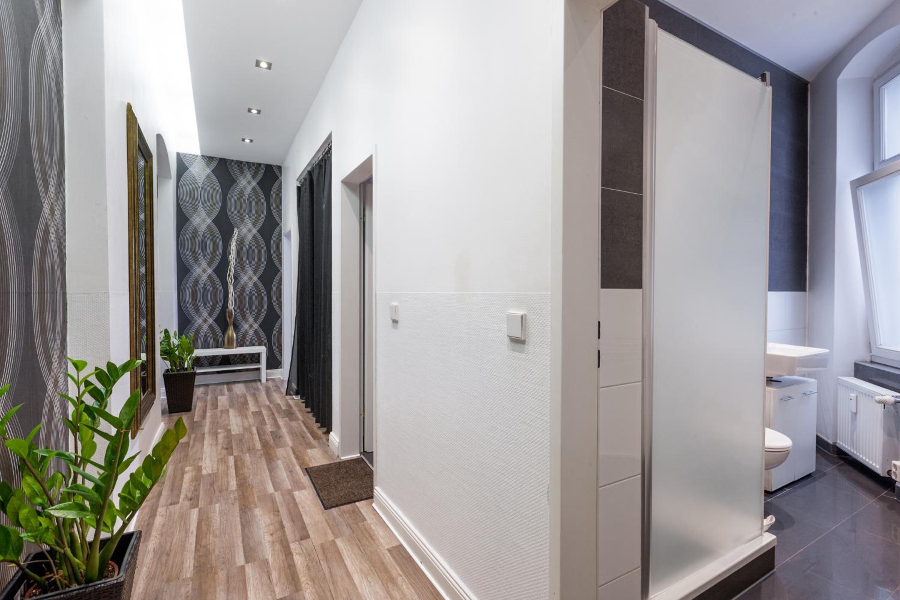 Dilo Apartments 150 sqm Modern Historic Apartments for 12 Guests
