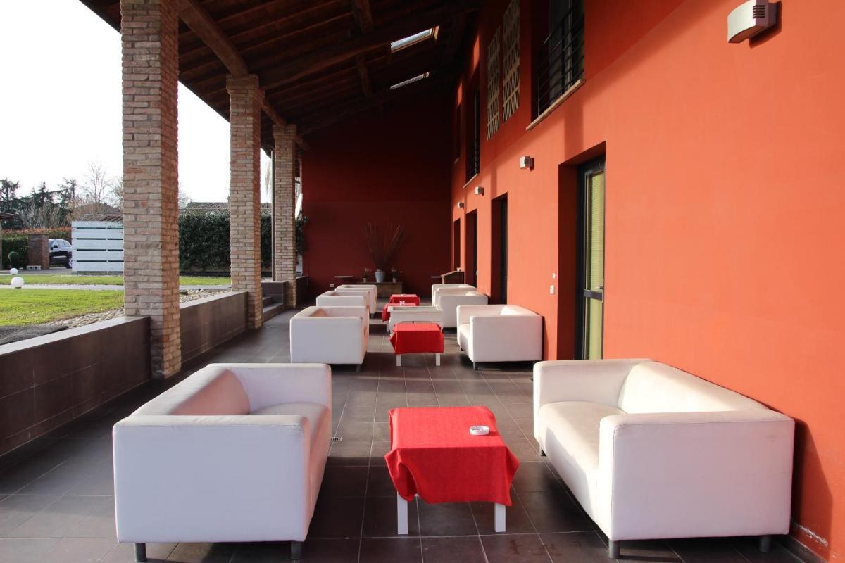 outdoor BBQ area