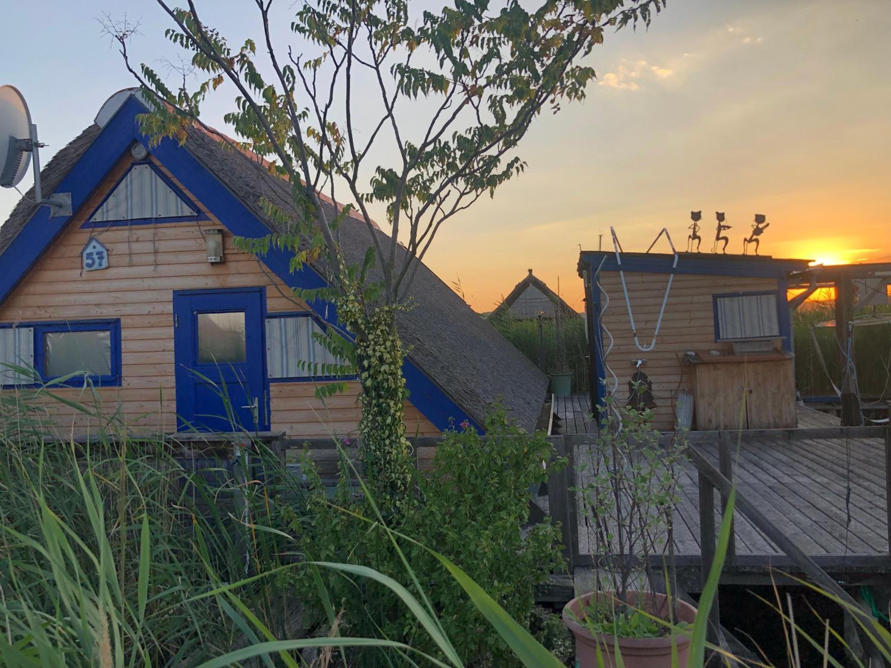 Seehütte Neusiedlersee - Pfahlbau Waterfront 1 view 2