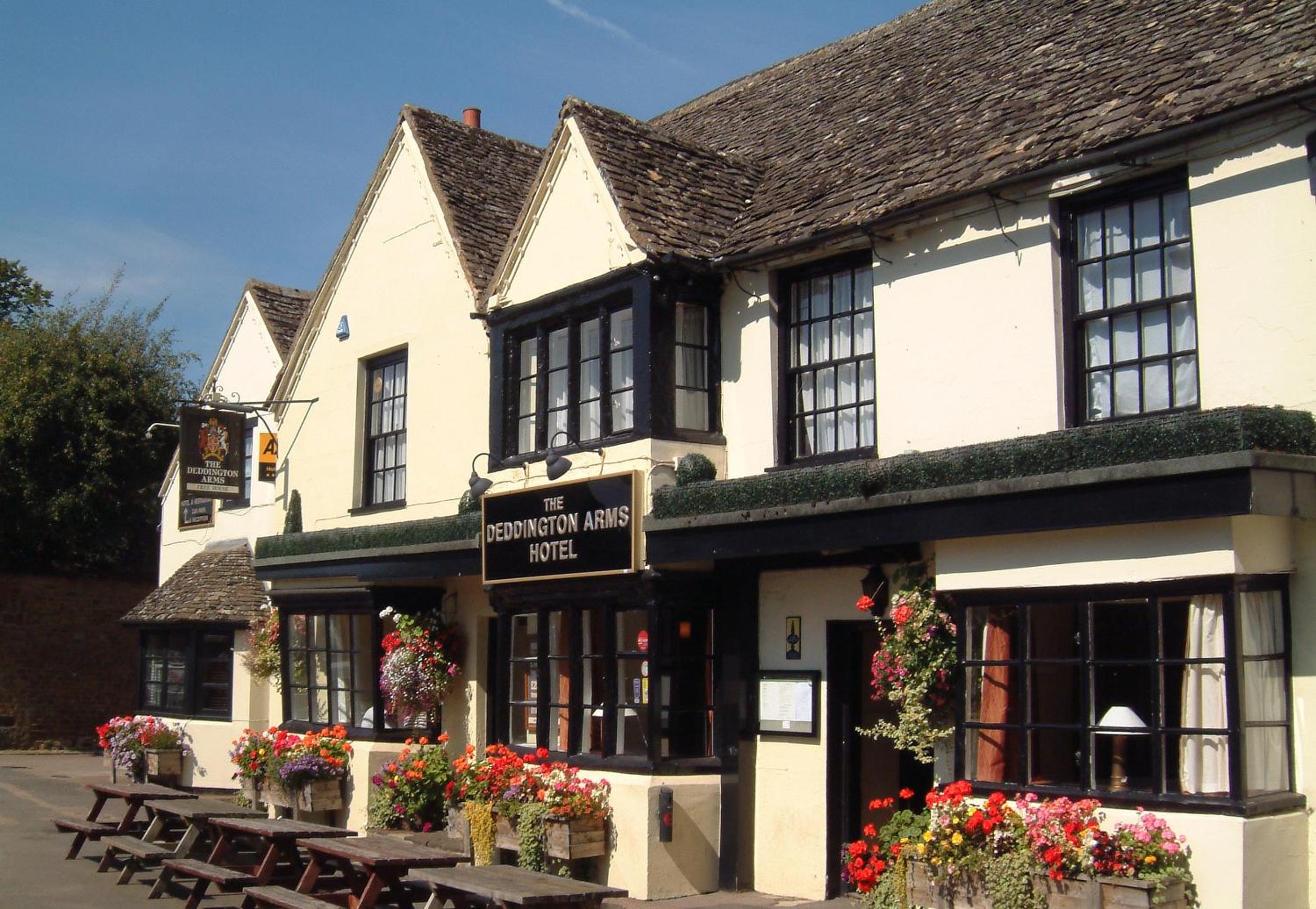 Banbury Vacations - The Deddington Arms - Property Image 1
