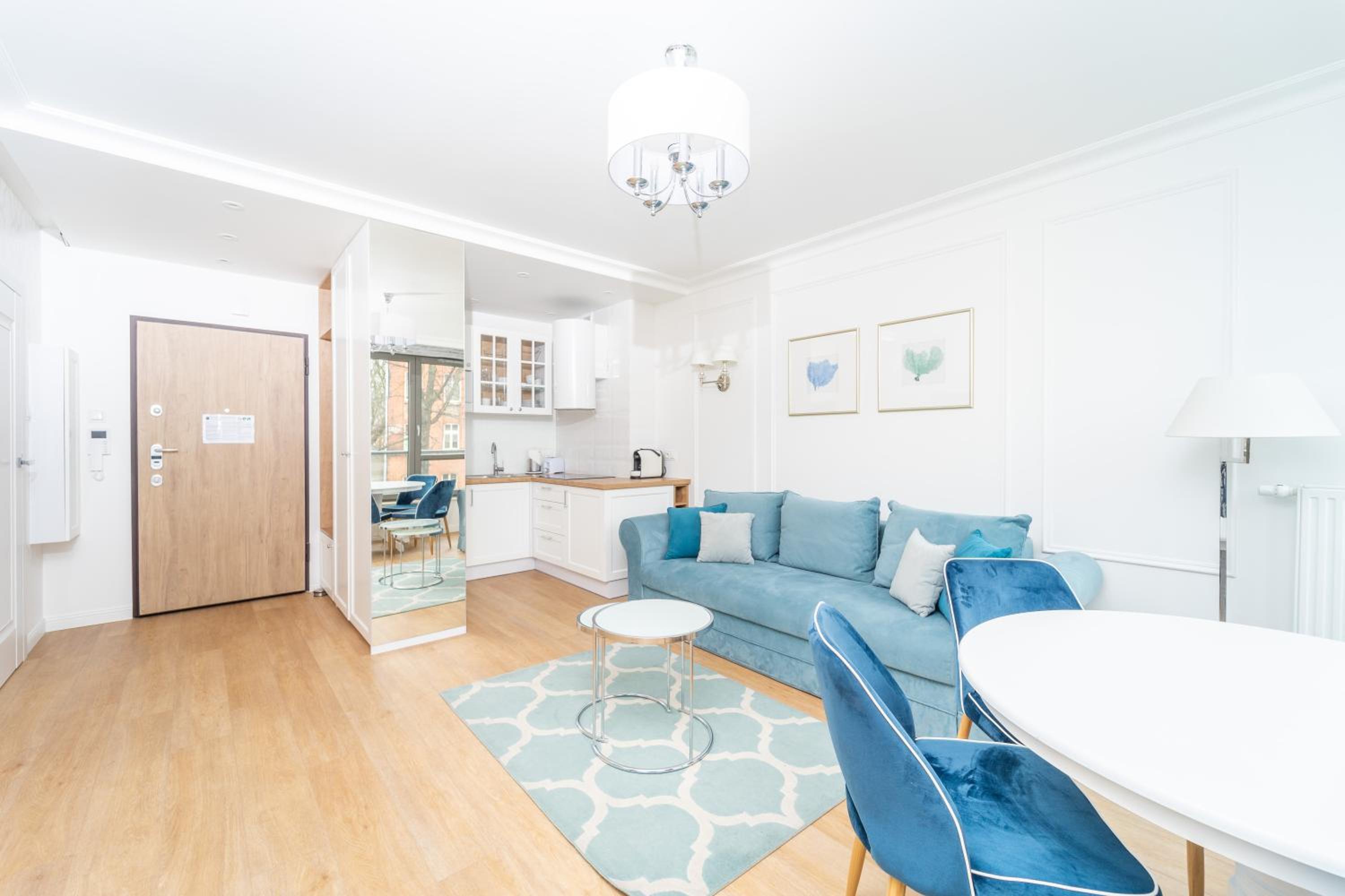 Flatbook - Old Town Deluxe Apartments with Sauna and Parking