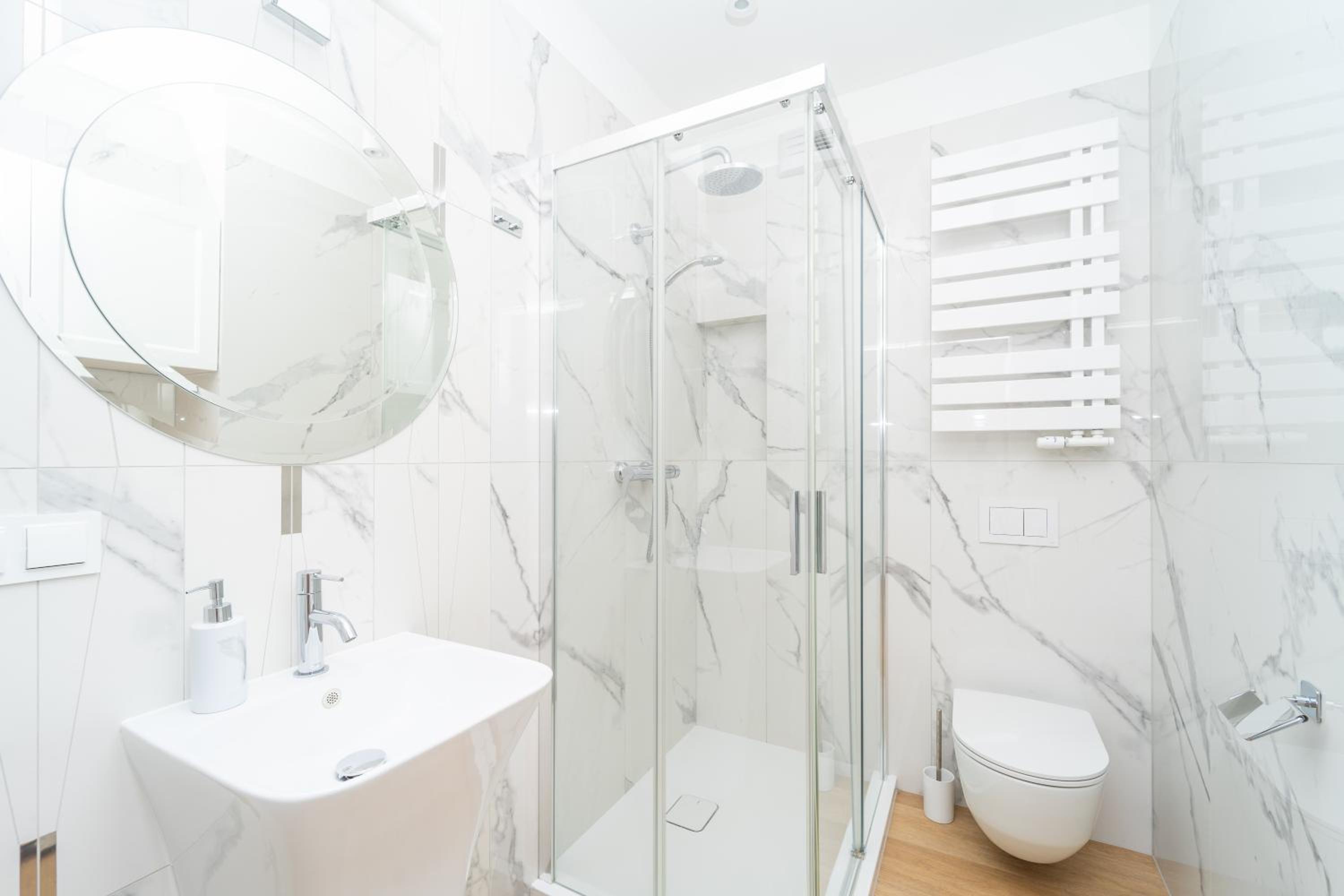 Flatbook - Old Town Deluxe Apartments with Sauna and Parking