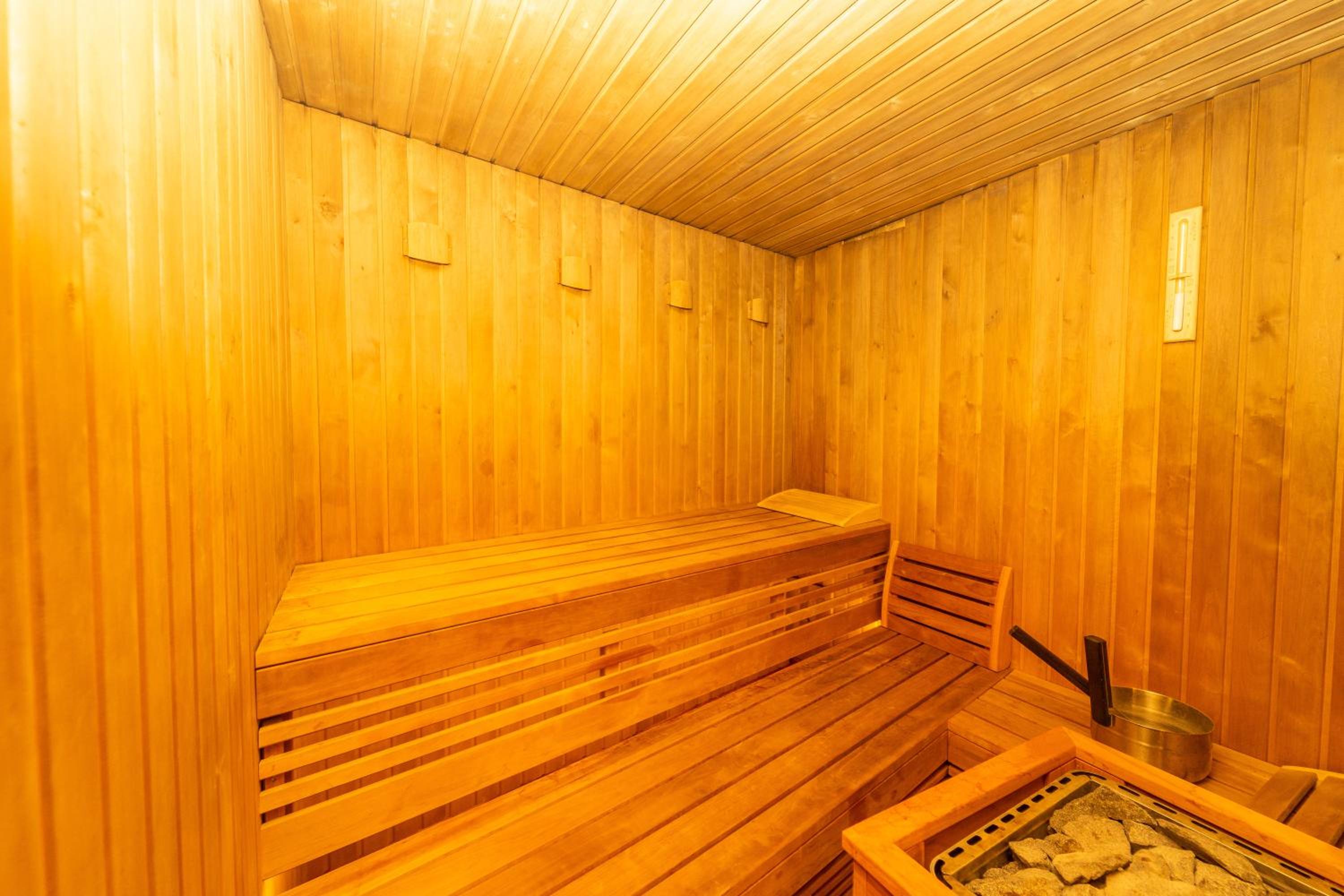 Flatbook - Old Town Deluxe Apartments with Sauna and Parking