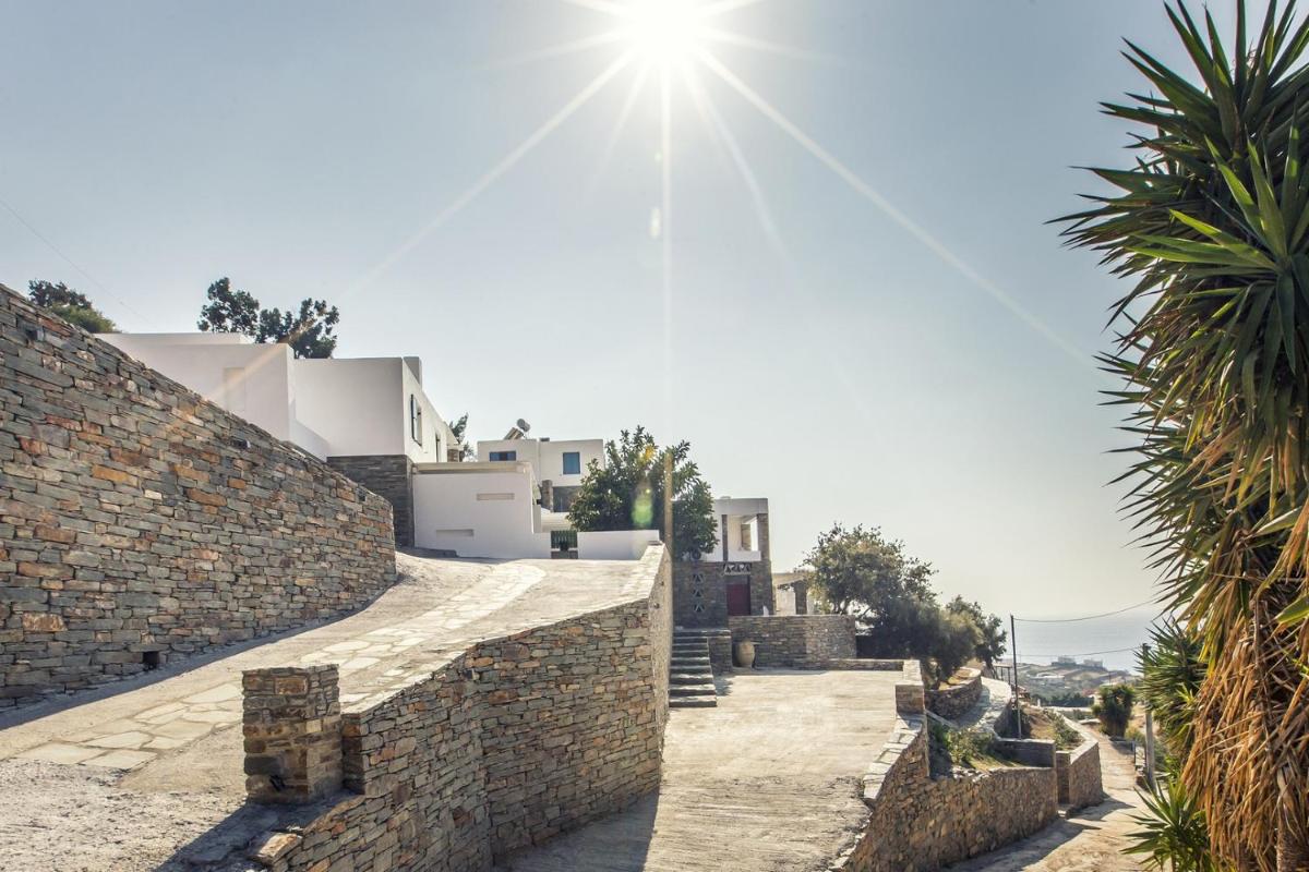 Modern home with 2 apartments, a swimming pool and sea view, in the area of Koundouros photo 3