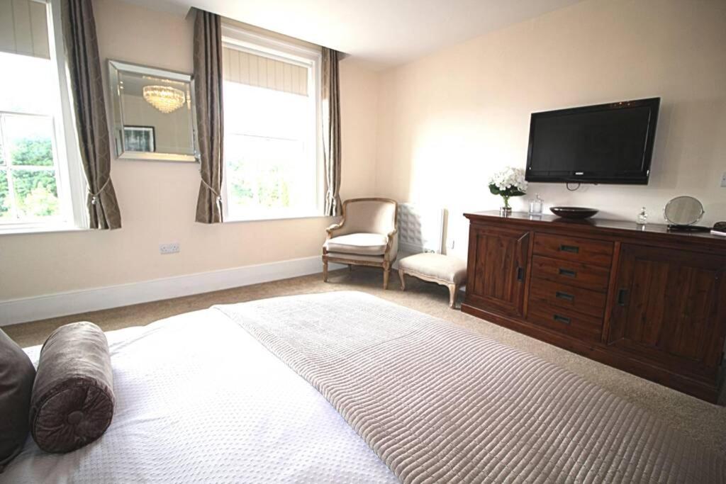 Sterling House @ Short Stays view 3
