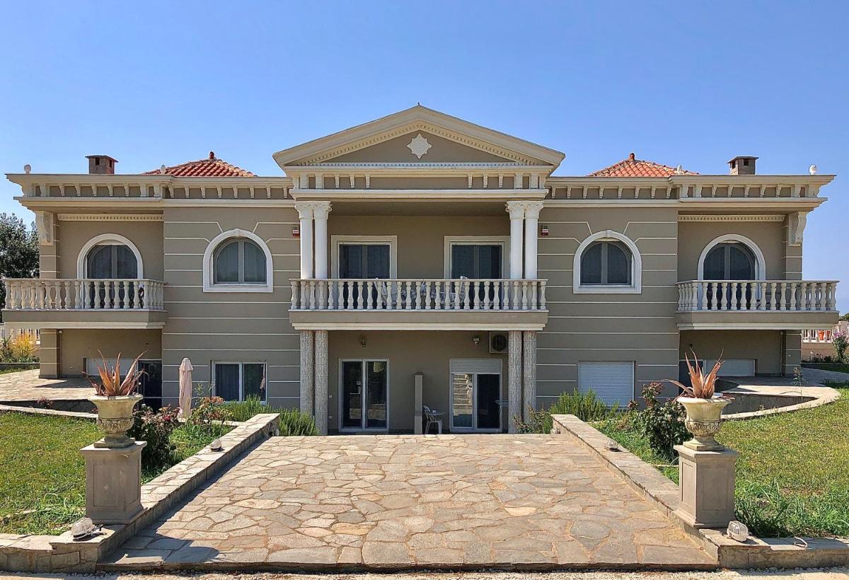 Villa Dimitri - Beach House