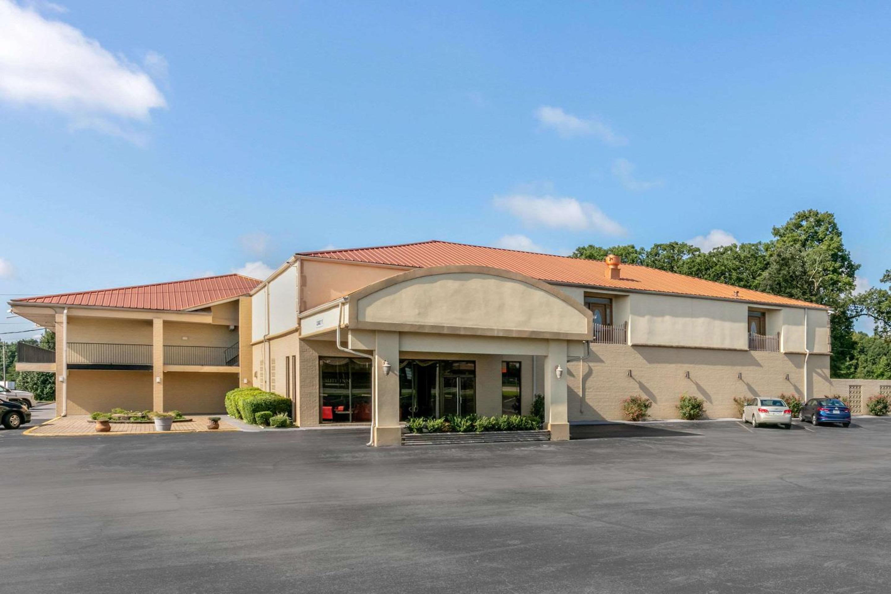 Red Roof Inn Manchester, TN view 4