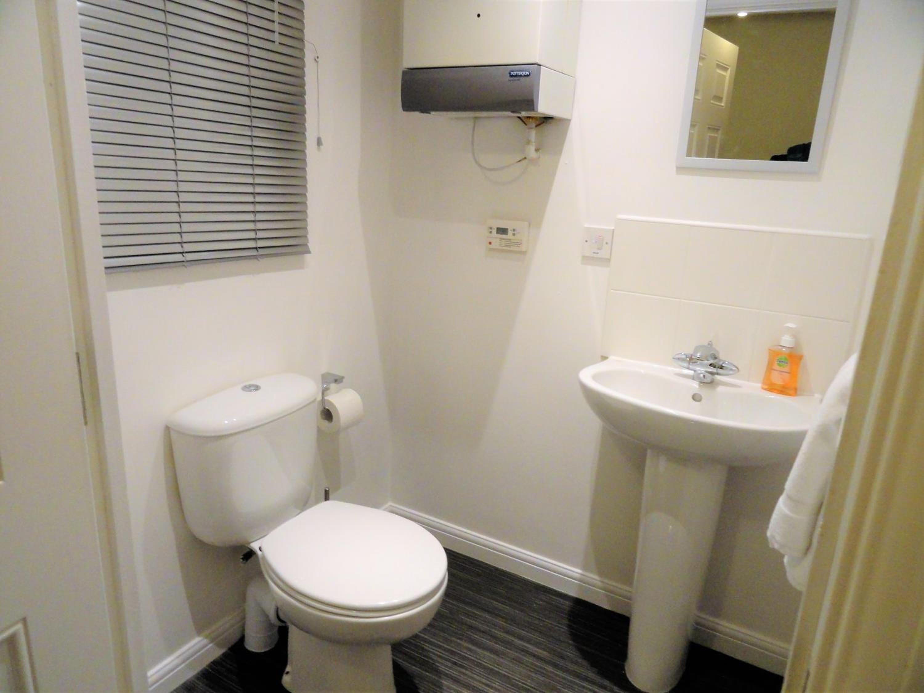 Comfortable and Welcoming Beatrix House by Cliftonvalley Apartments