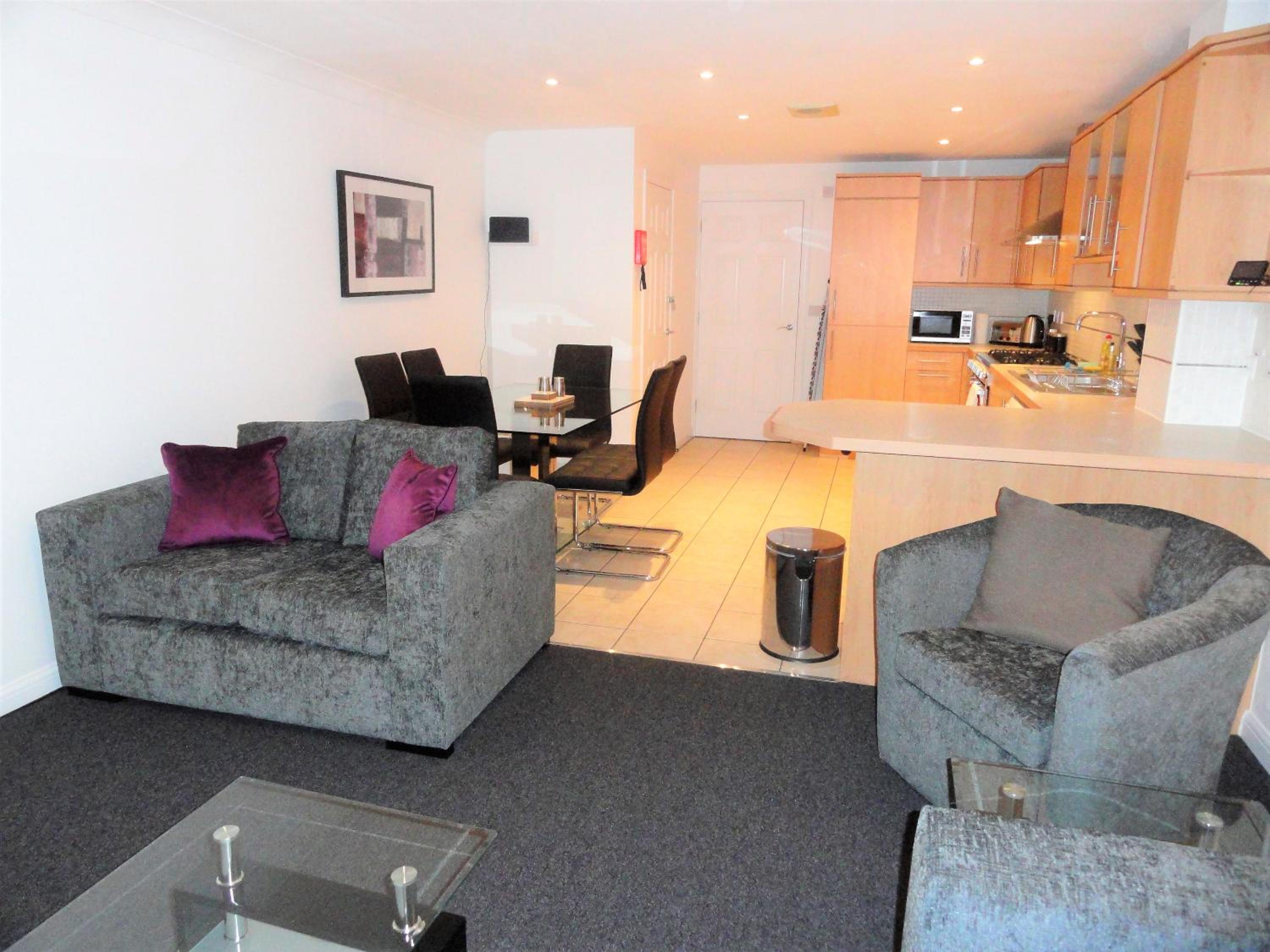 Comfortable and Welcoming Beatrix House by Cliftonvalley Apartments