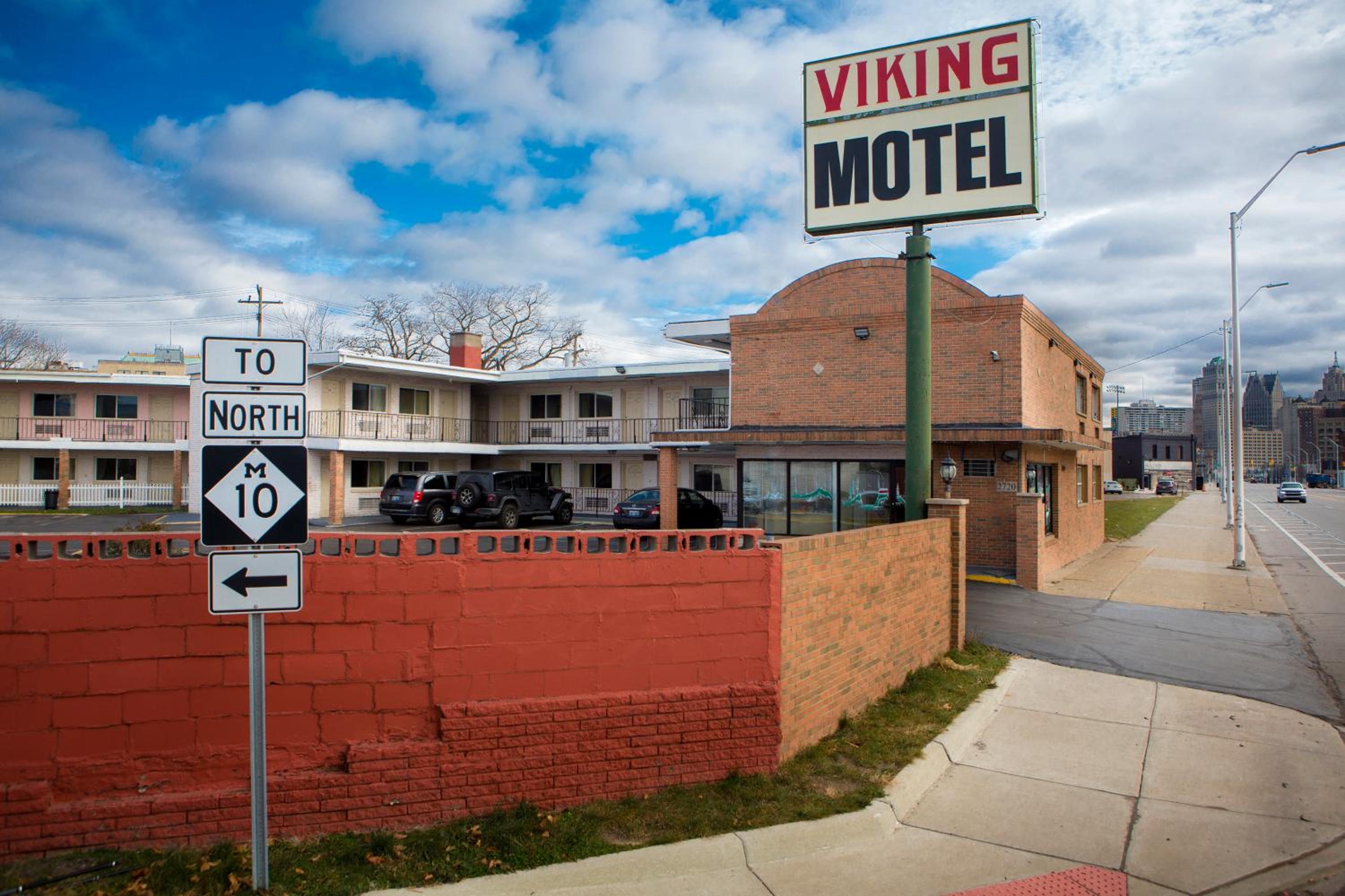 Viking Motel-Detroit view 4