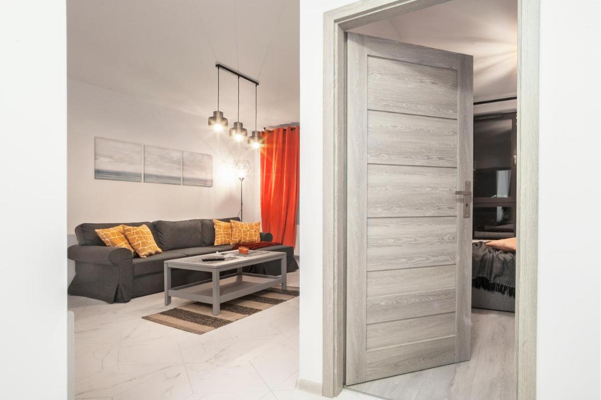 M&J Apartments - Garden Gates view 3