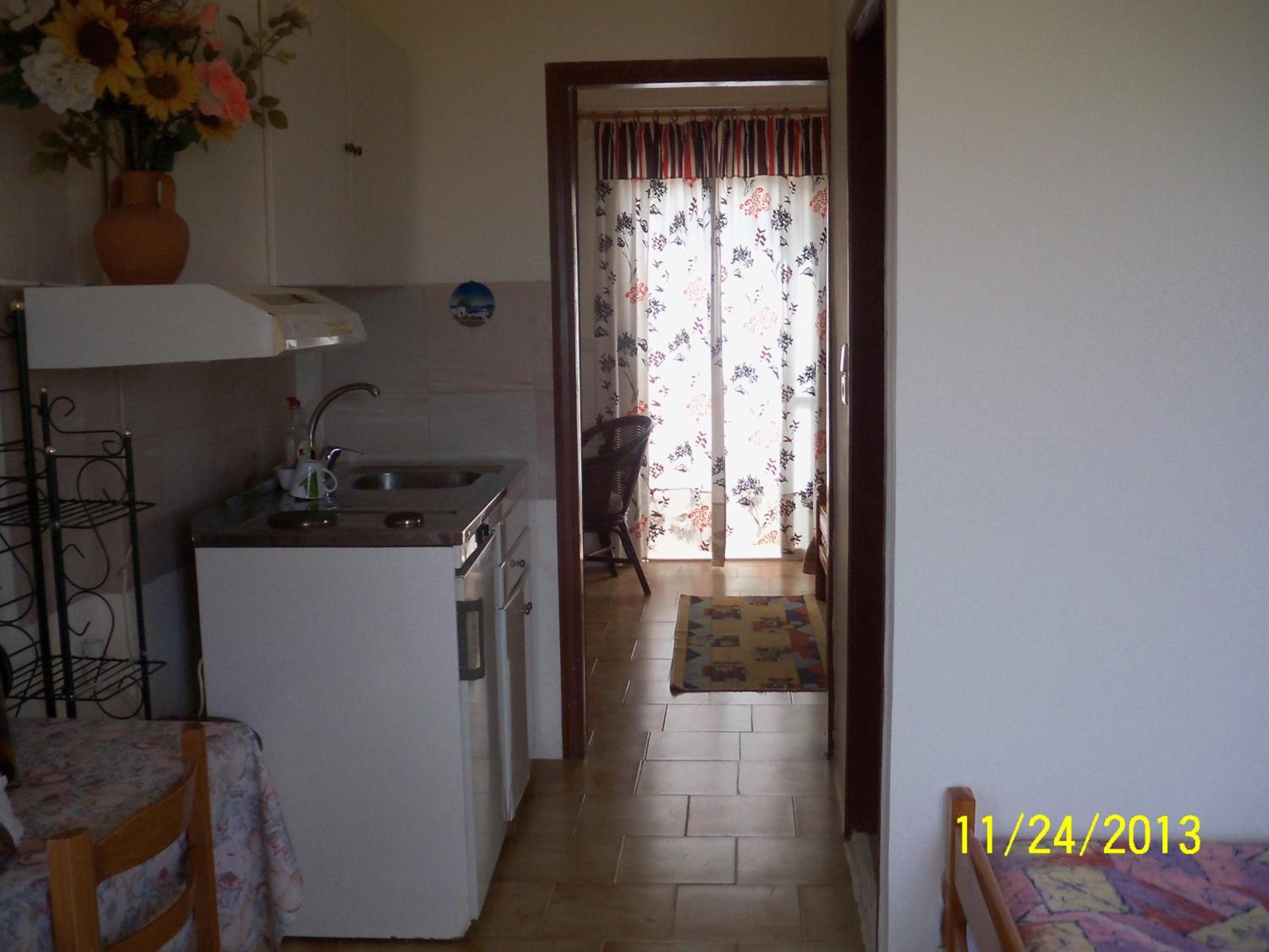 Nikolas Apartments