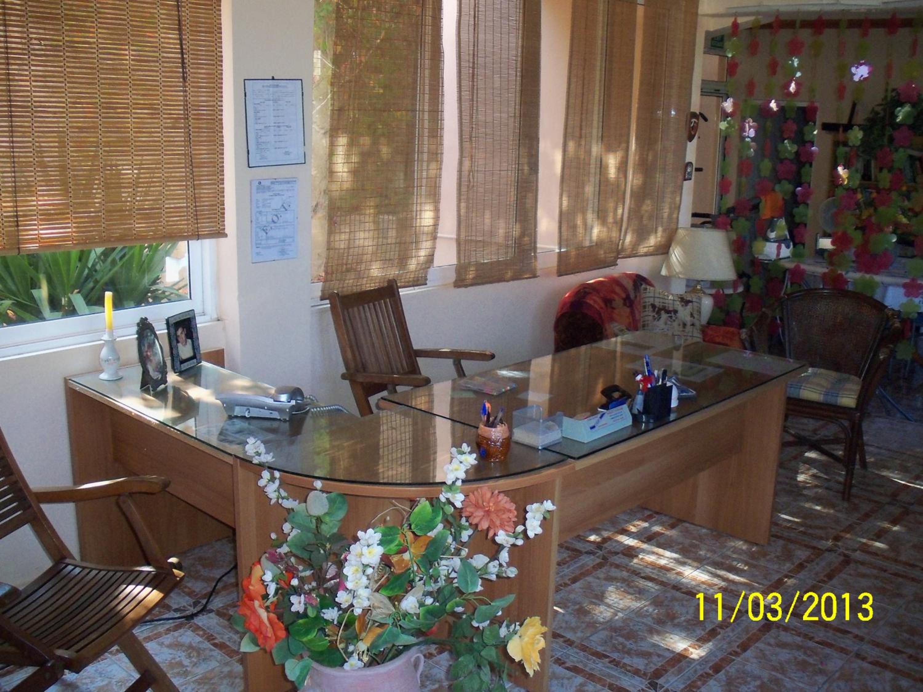 Nikolas Apartments