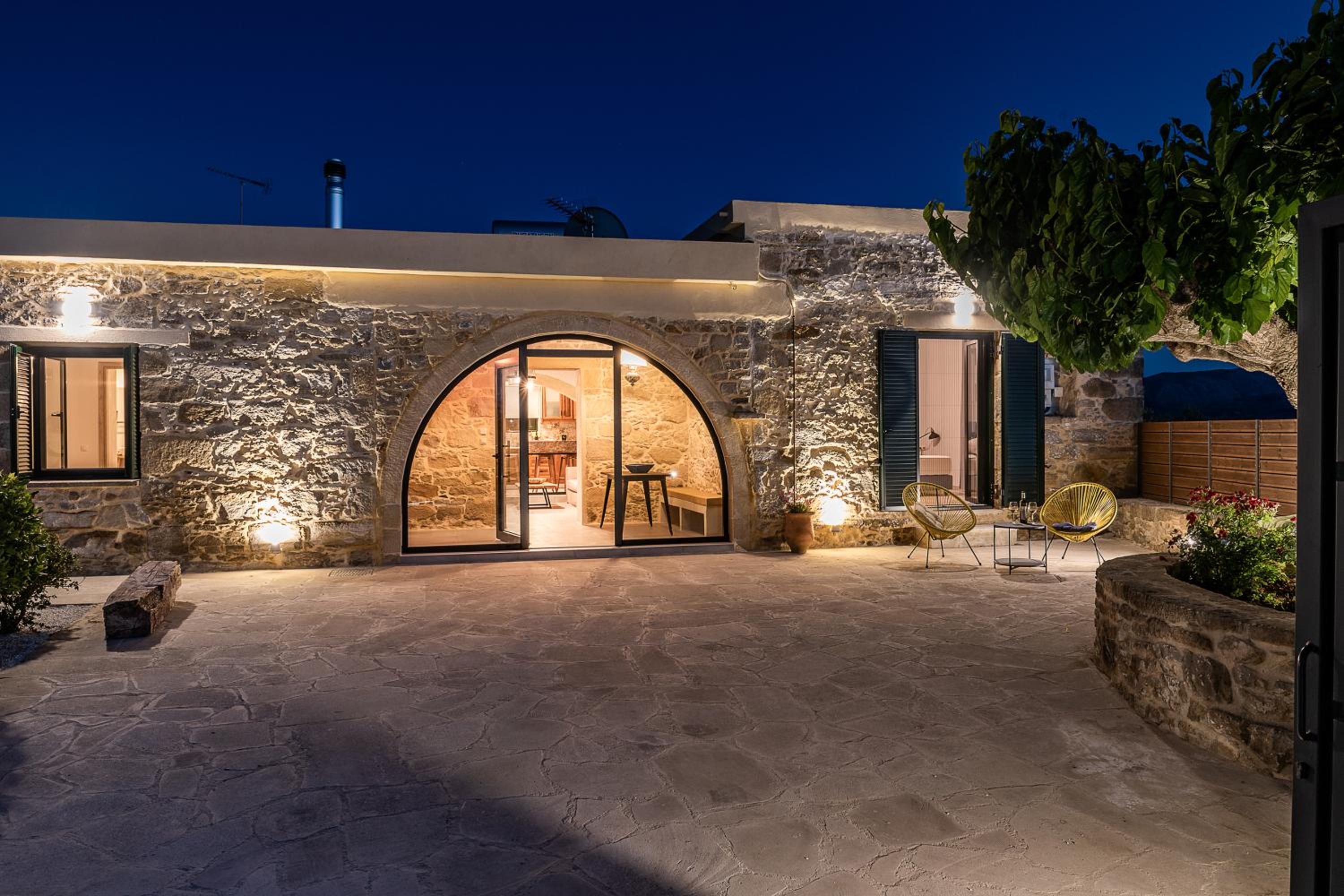 Trialonia Luxury Villa photo 1