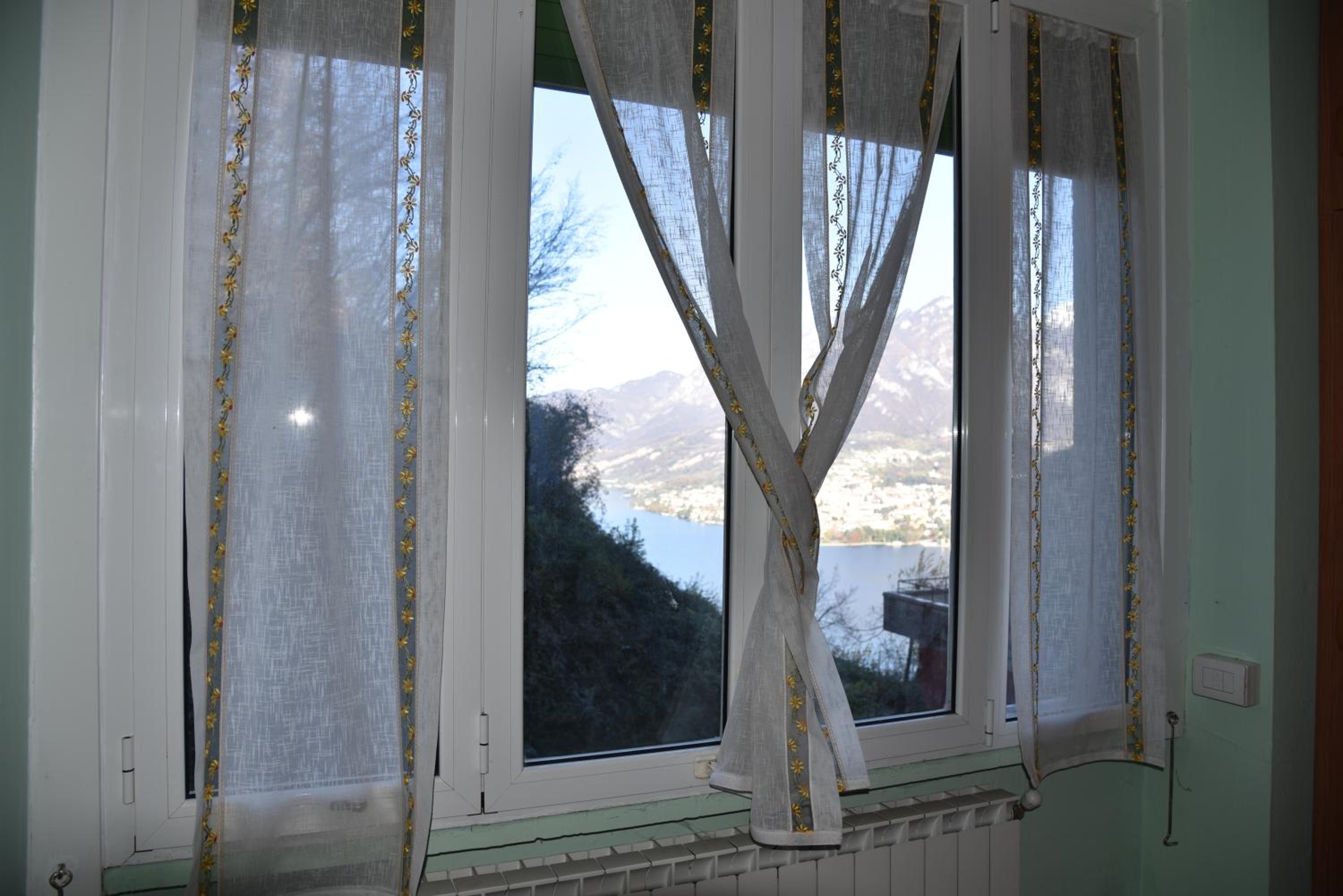 LAGO DI COMO LAKE APARTMENT CASA VACANZe photo 4