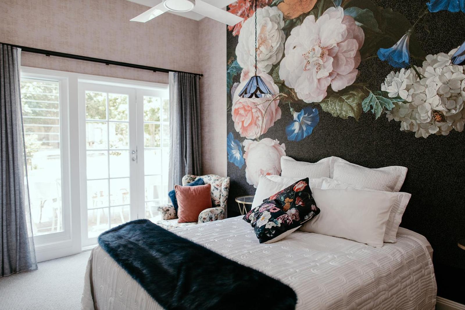 One Bedroom Cottage with Shared Pool