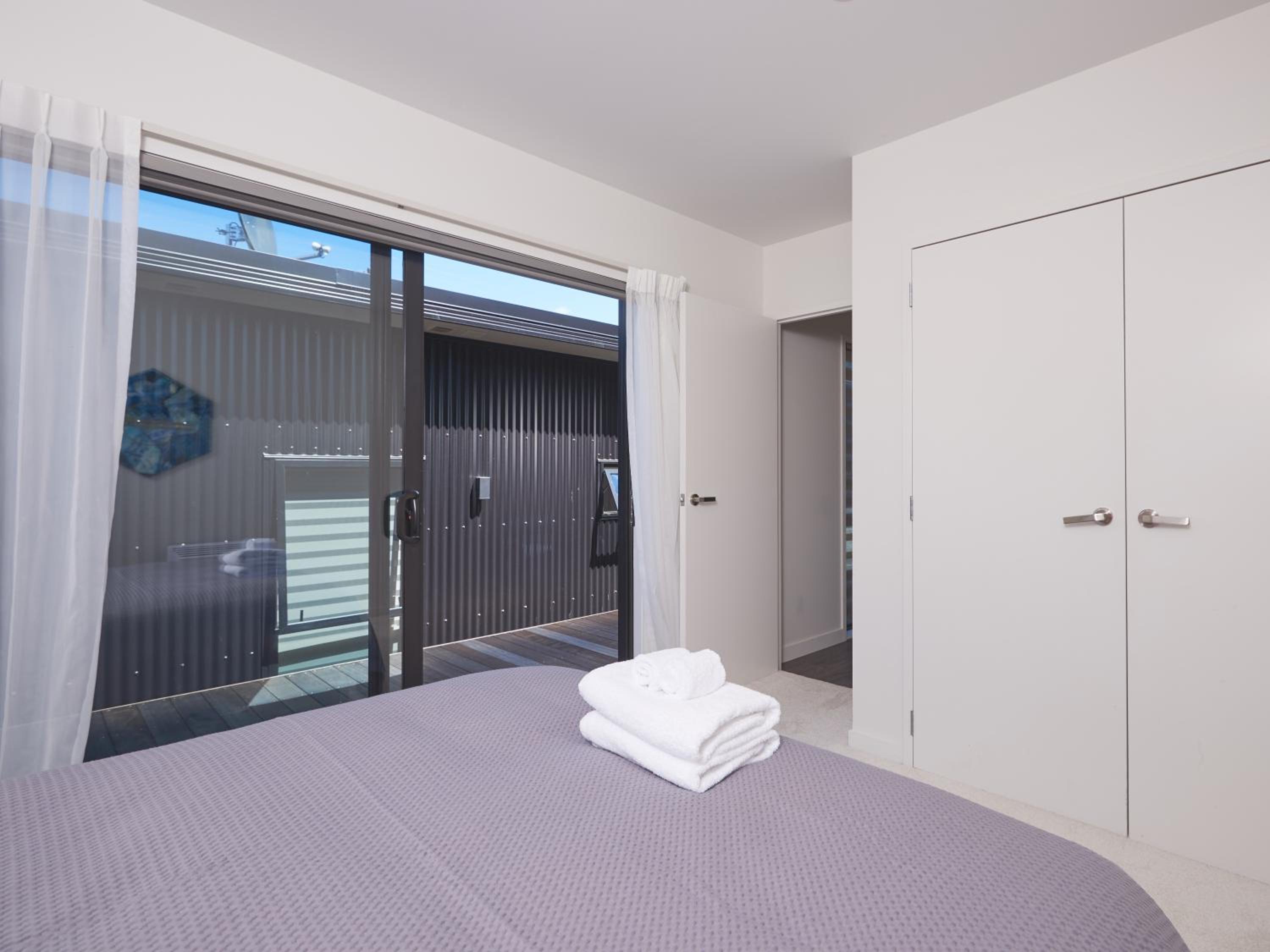 Southern Lakes Spa - Queenstown Apartment R2 view 5