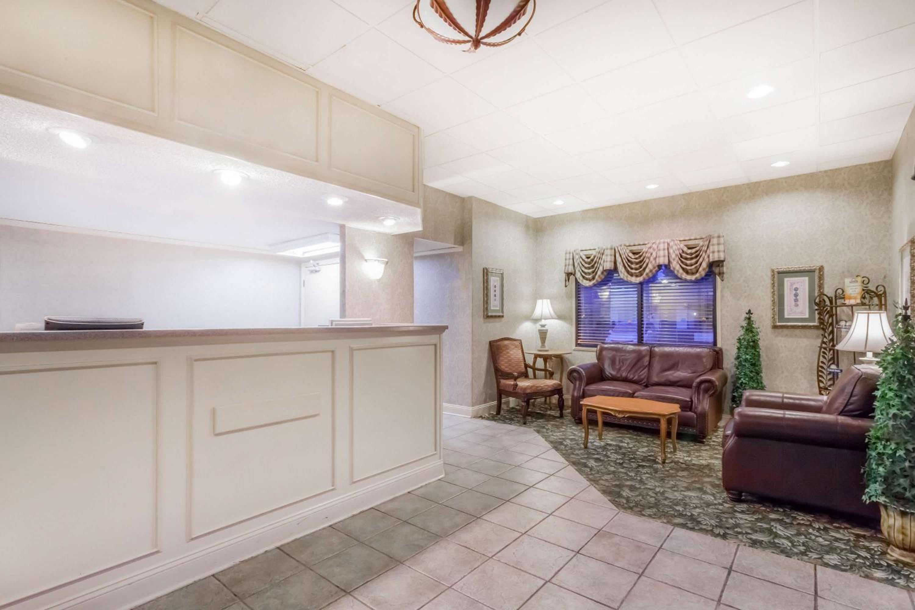 Dover Vacations - Days Inn by Wyndham Dover Downtown - Property Image 3