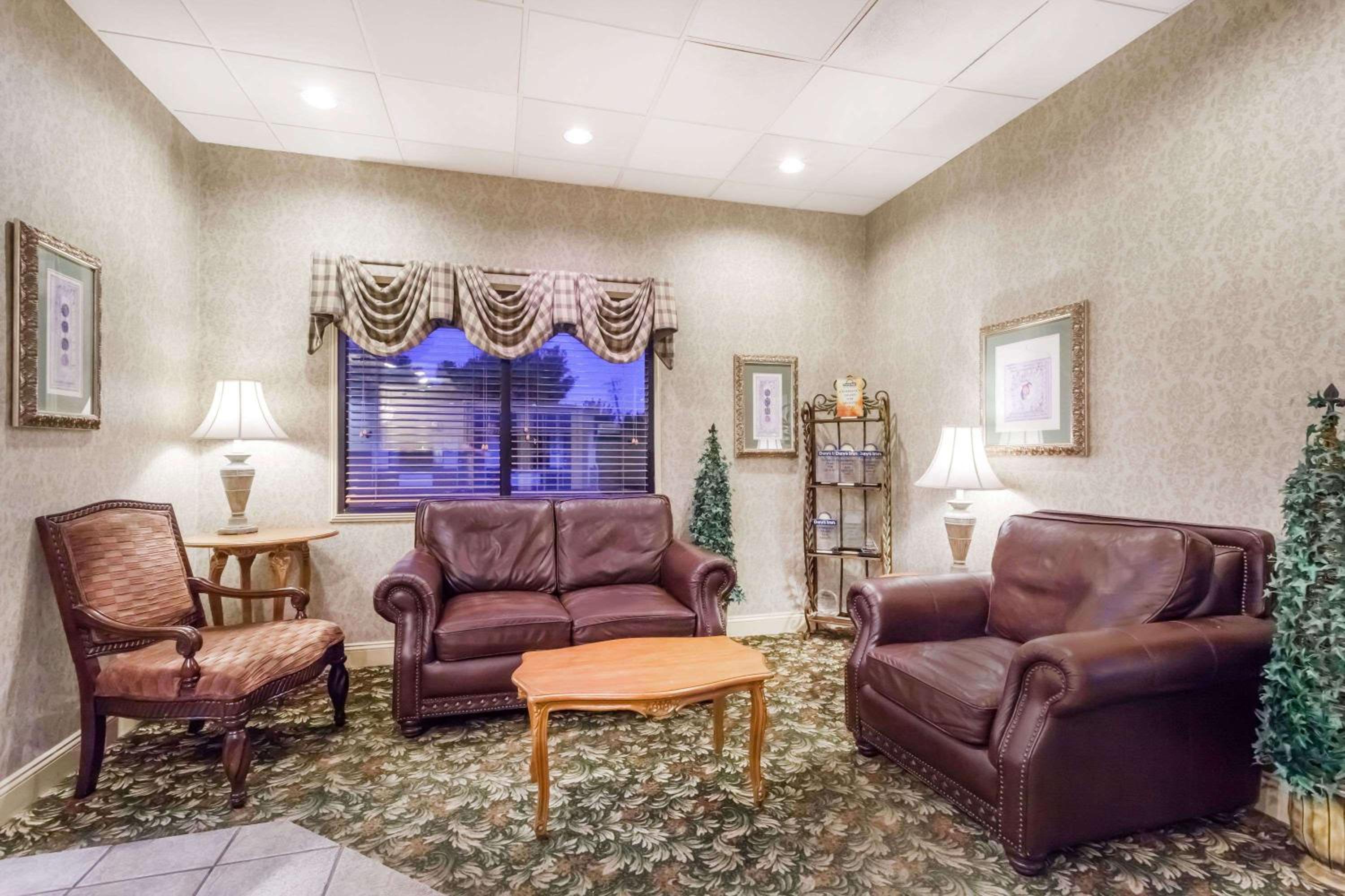 Dover Vacations - Days Inn by Wyndham Dover Downtown - Property Image 4
