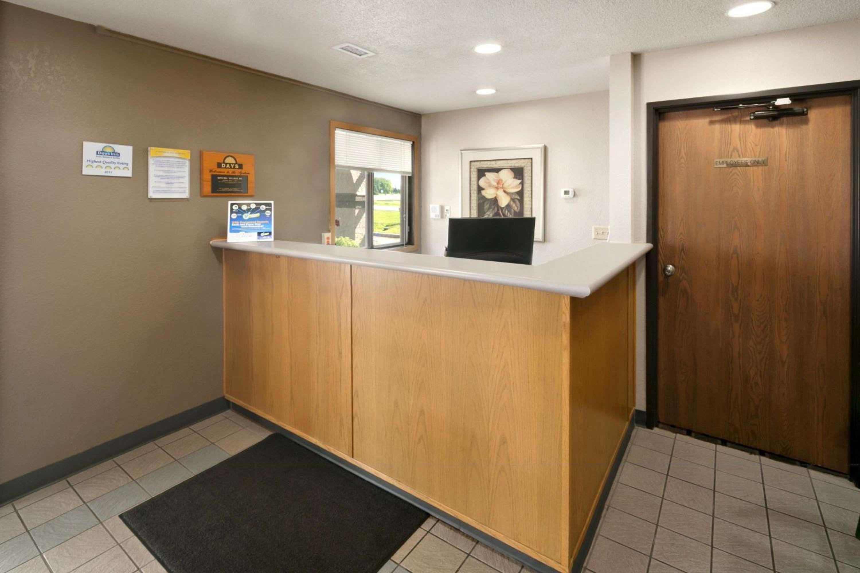 Days Inn by Wyndham Willmar view 2