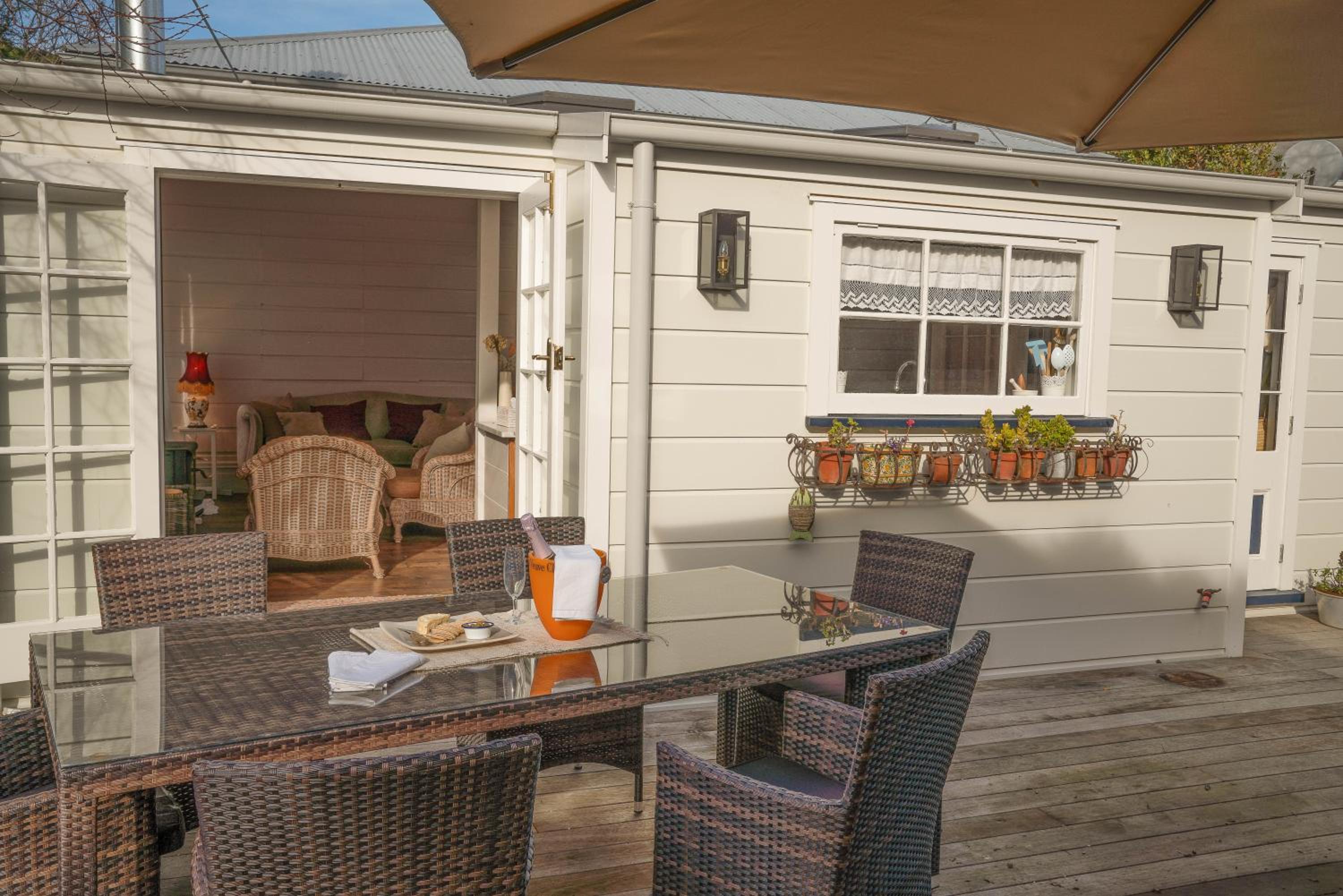 Villa Akaroa - Akaroa Pet Friendly Holiday Home view 3