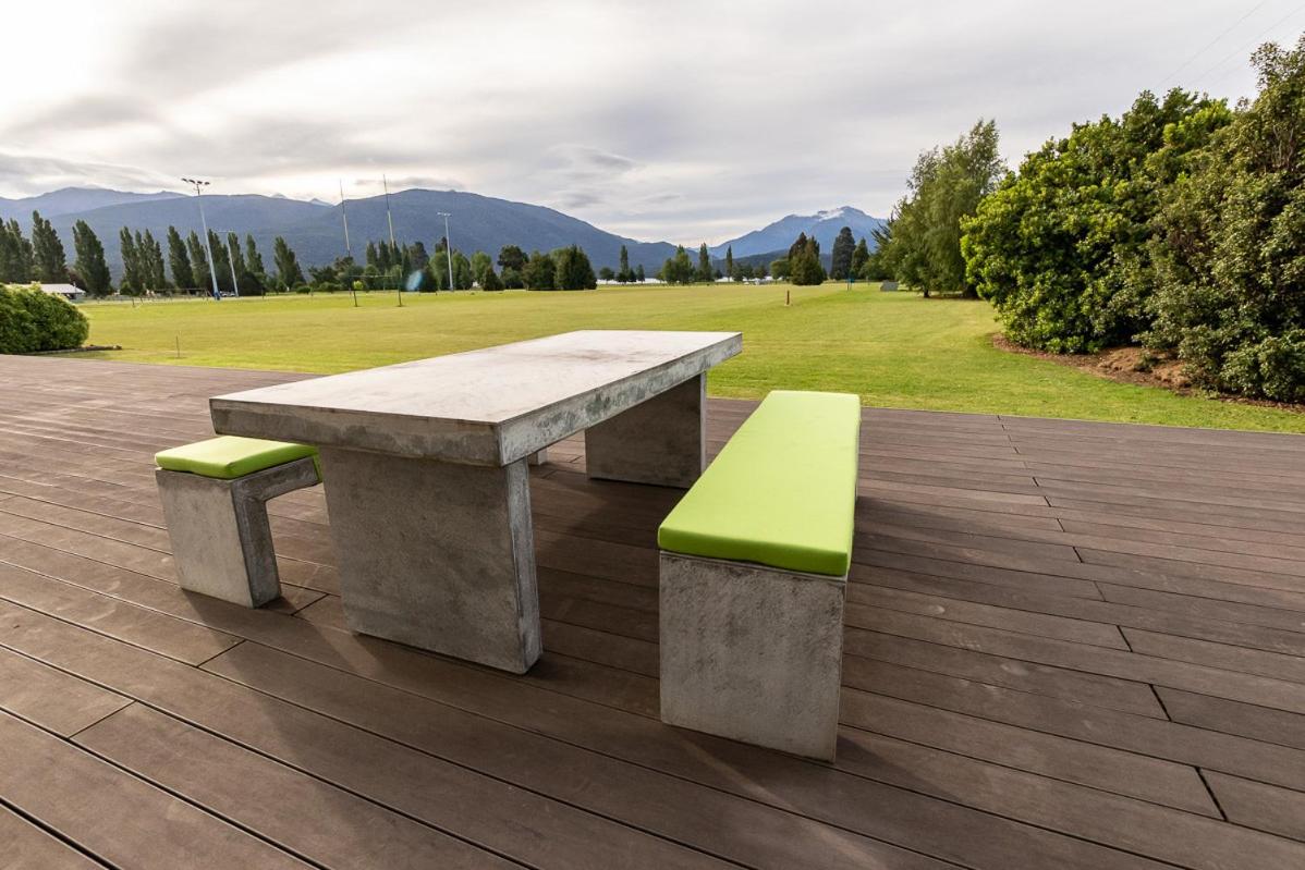 Poppa Pete's - Te Anau Holiday Home view 4