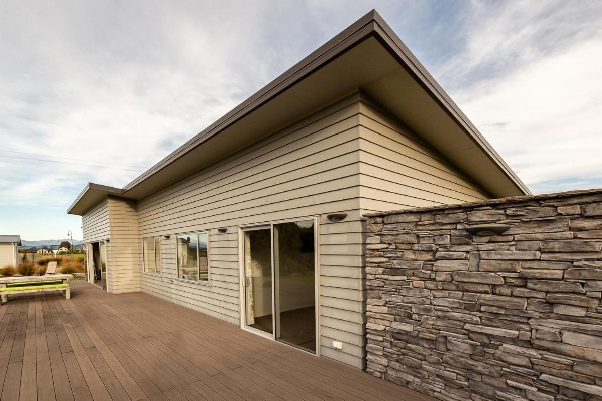 Hotel Poppa Pete's - Te Anau Holiday Home - Image 1